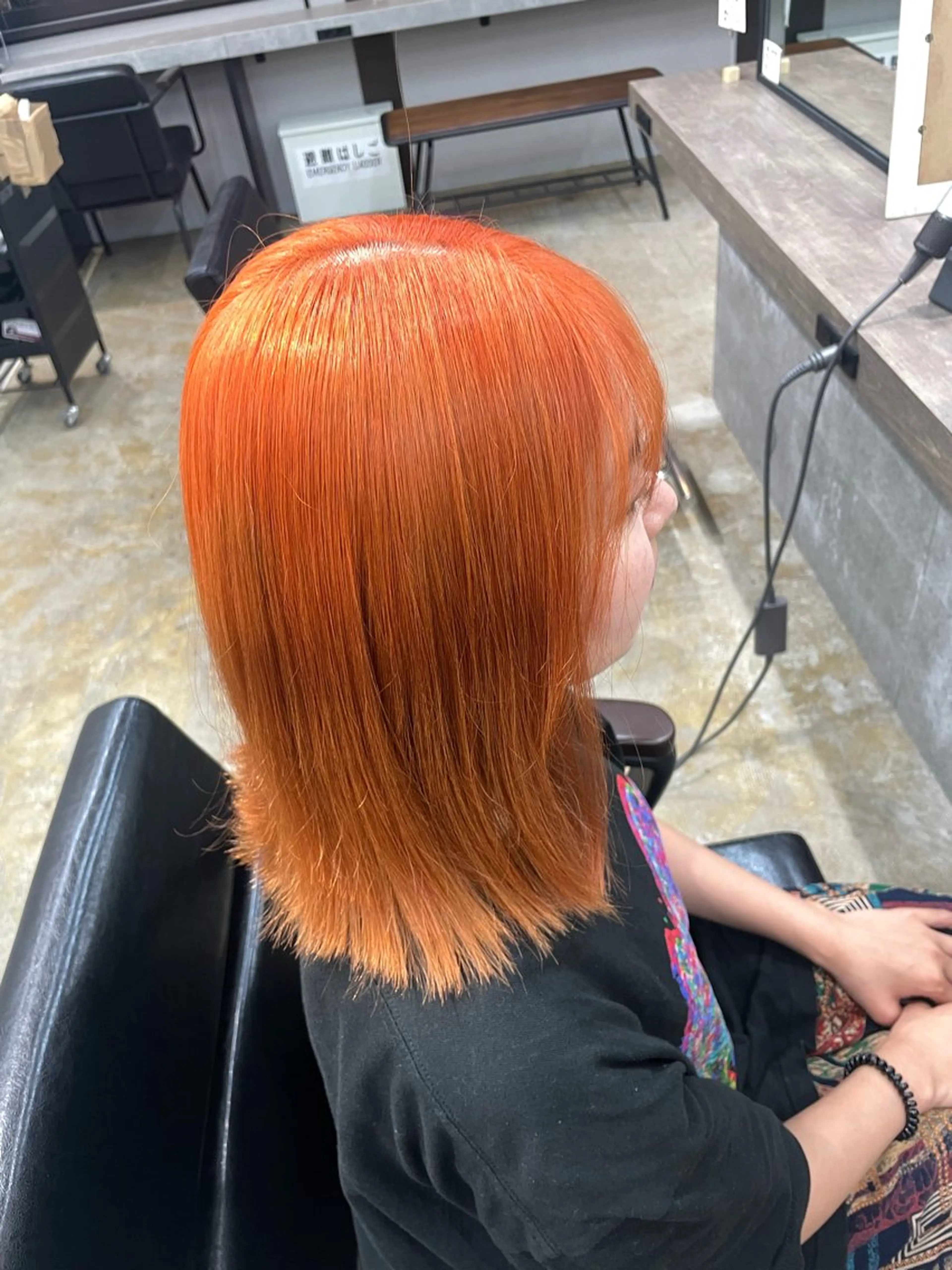 セミロング カラー ブリーチ オレンジ ヘアカラー ブレンバイドット所属・ニュアンスカラー/ 🫧レミ(坊主)のヘアスタイル