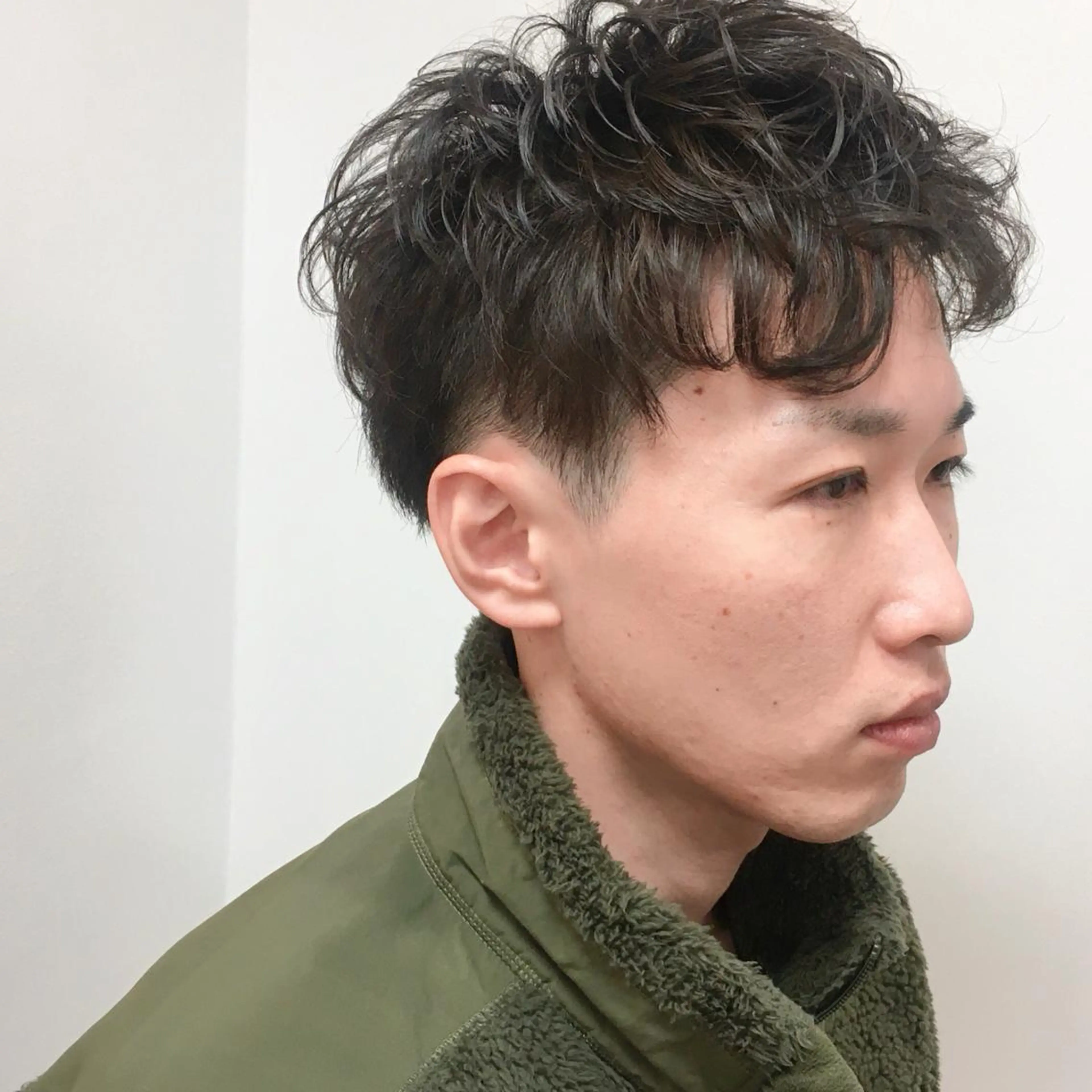 ショート パーマ メンズ マッシュ ショートヘア すごう こうへいのヘアスタイル