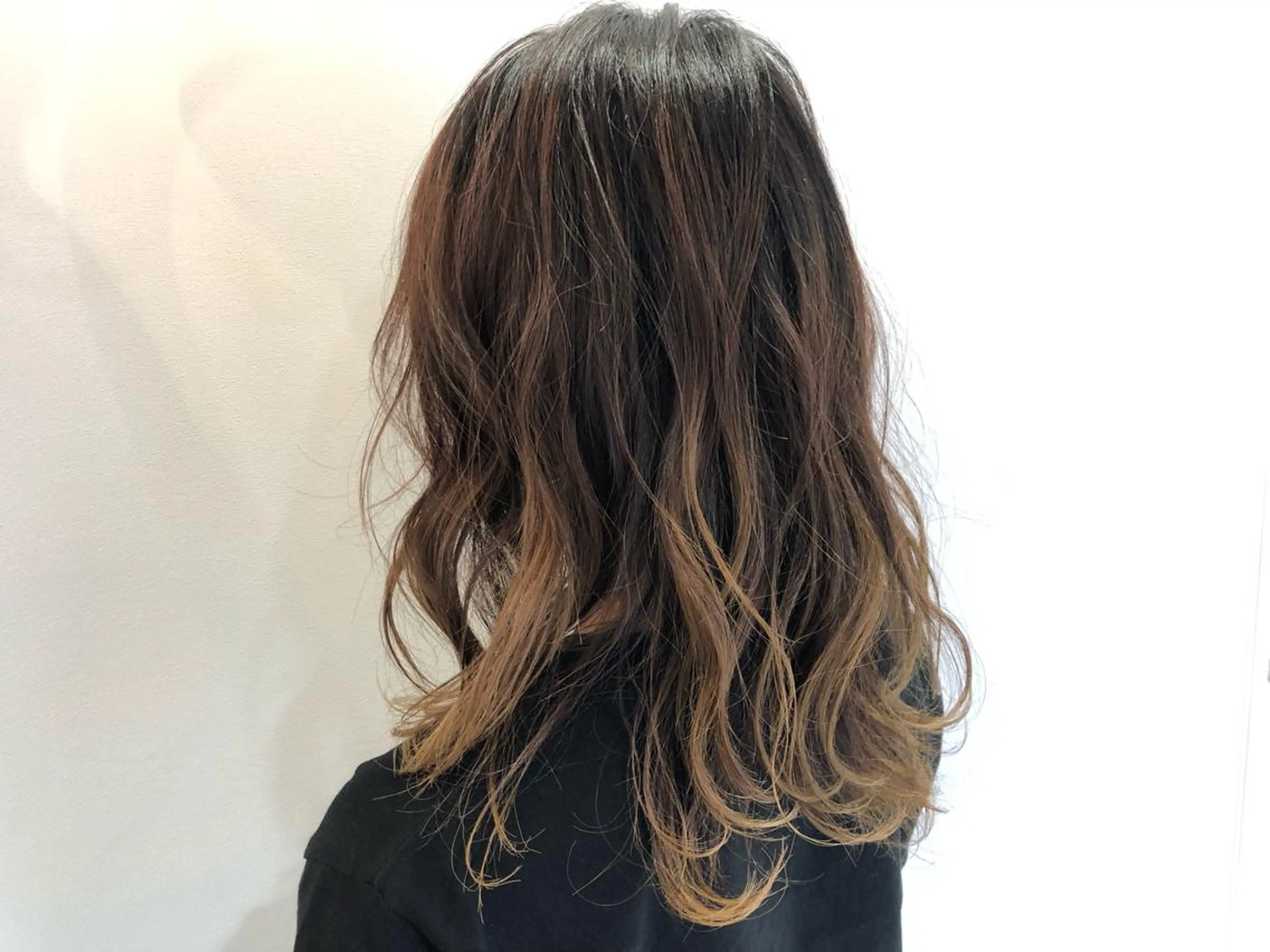 セミロング 辻本 夏子のヘアスタイル