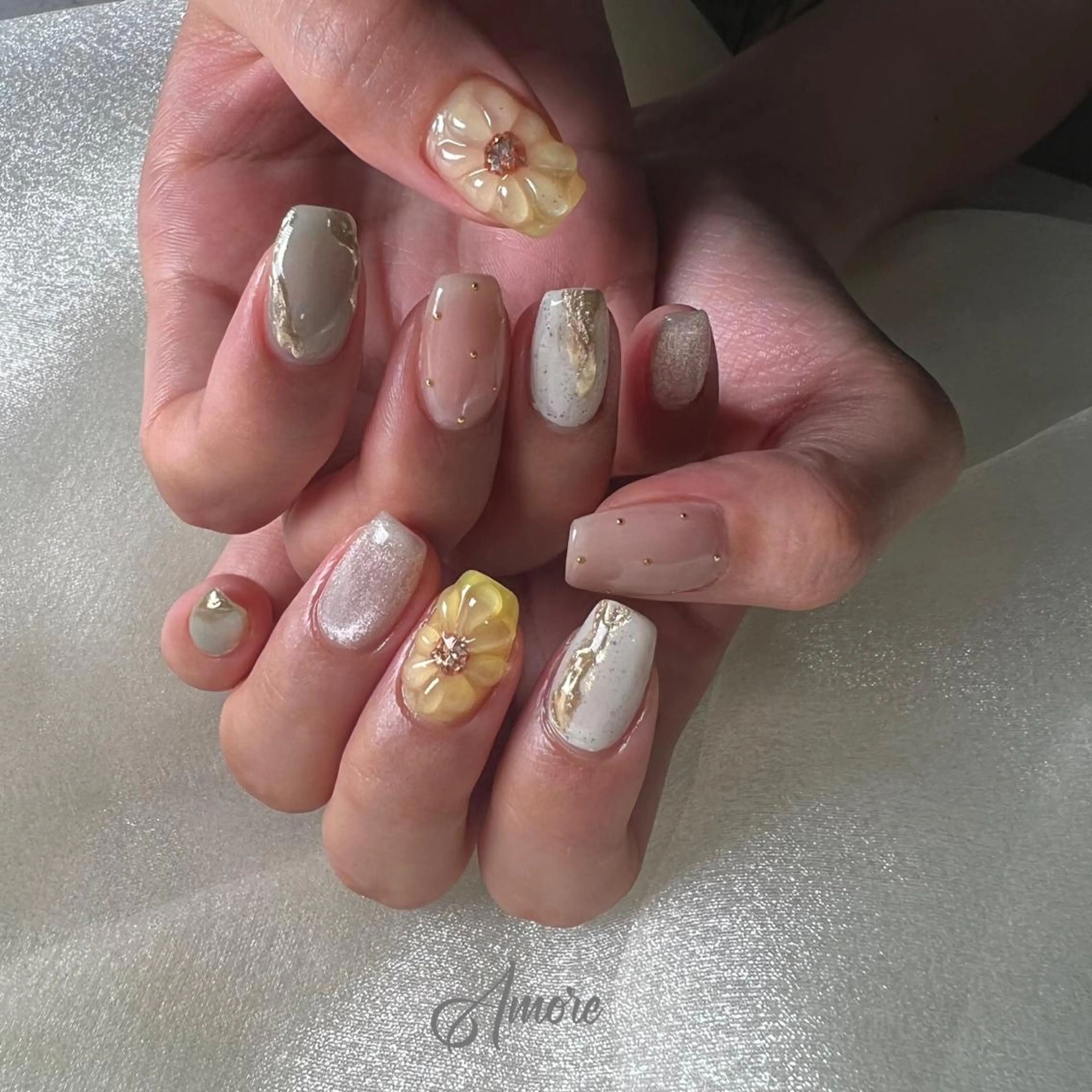 ネイル ジェルネイル 氷ネイル・うるうるネイル マグネットネイル ミラーネイル ニュアンスネイル You kyehwaのネイルデザイン