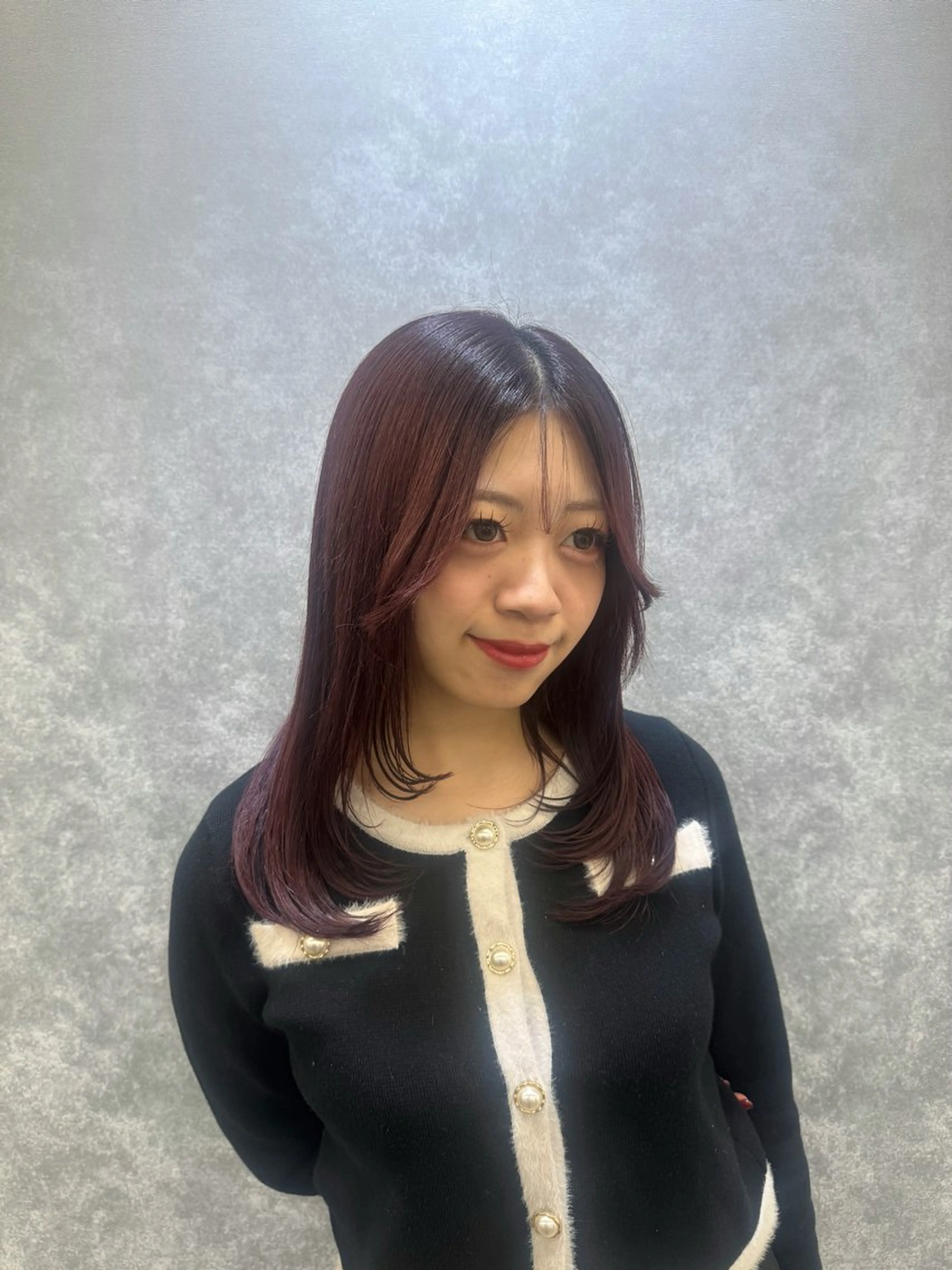 セミロング カラー 🕯コバ/レイヤー/ 美髪縮毛🕯のヘアスタイル