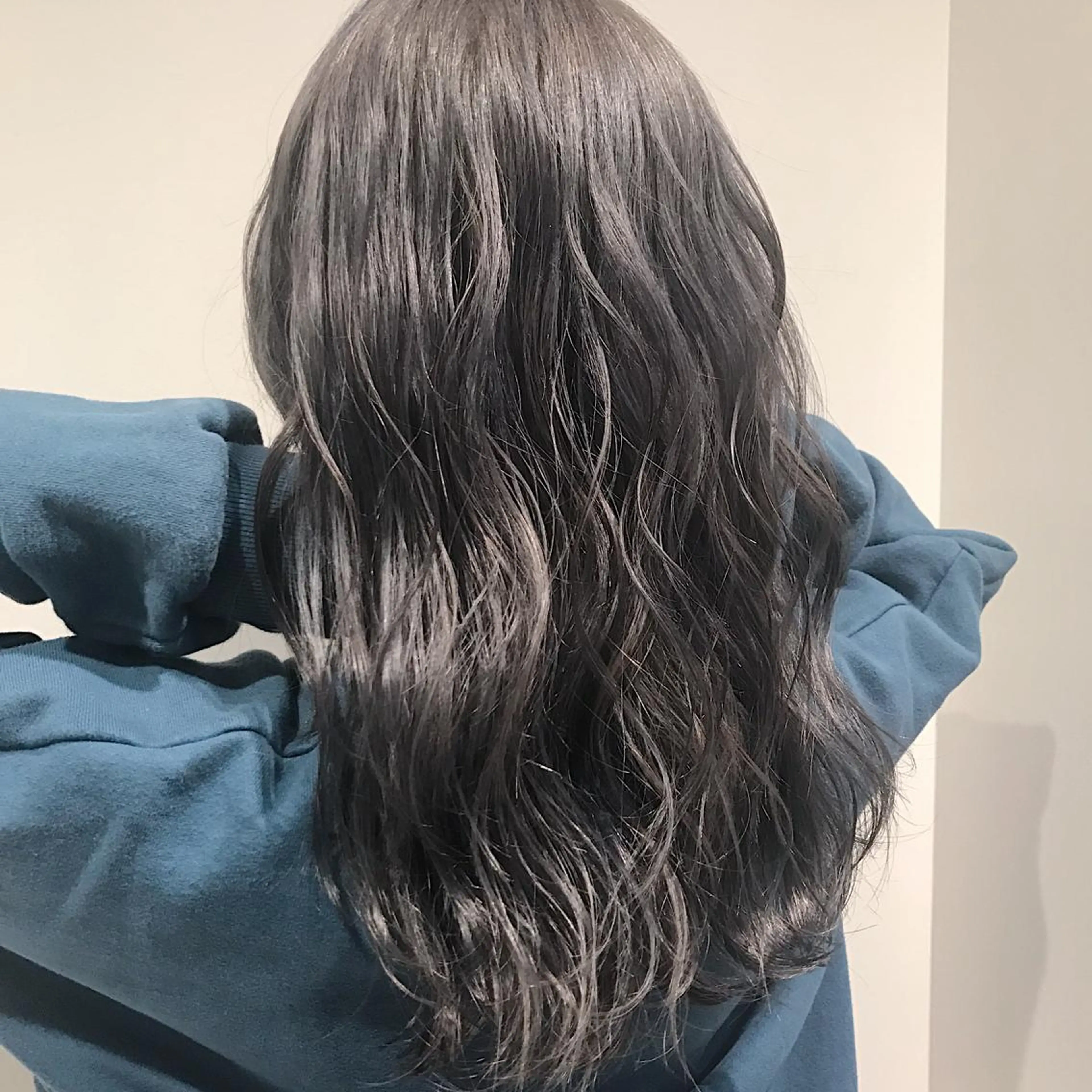 ミディアム カラー ヘアアレンジ Zina渋谷エリア マネージャShionのヘアスタイル