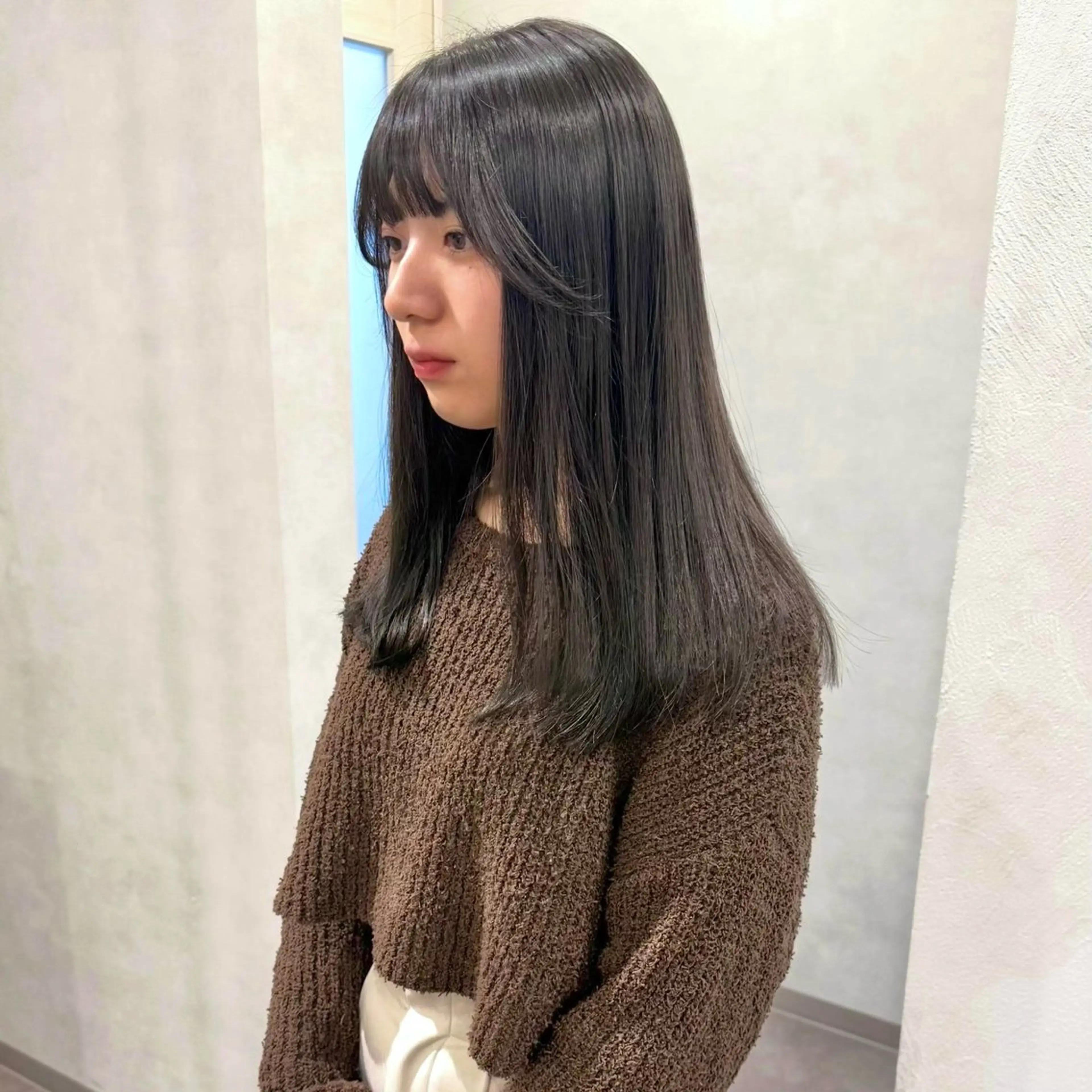 セミロング カラー オリーブグレー ヘアカラー Lita./ 大賀ひかり🧁🫧のヘアスタイル