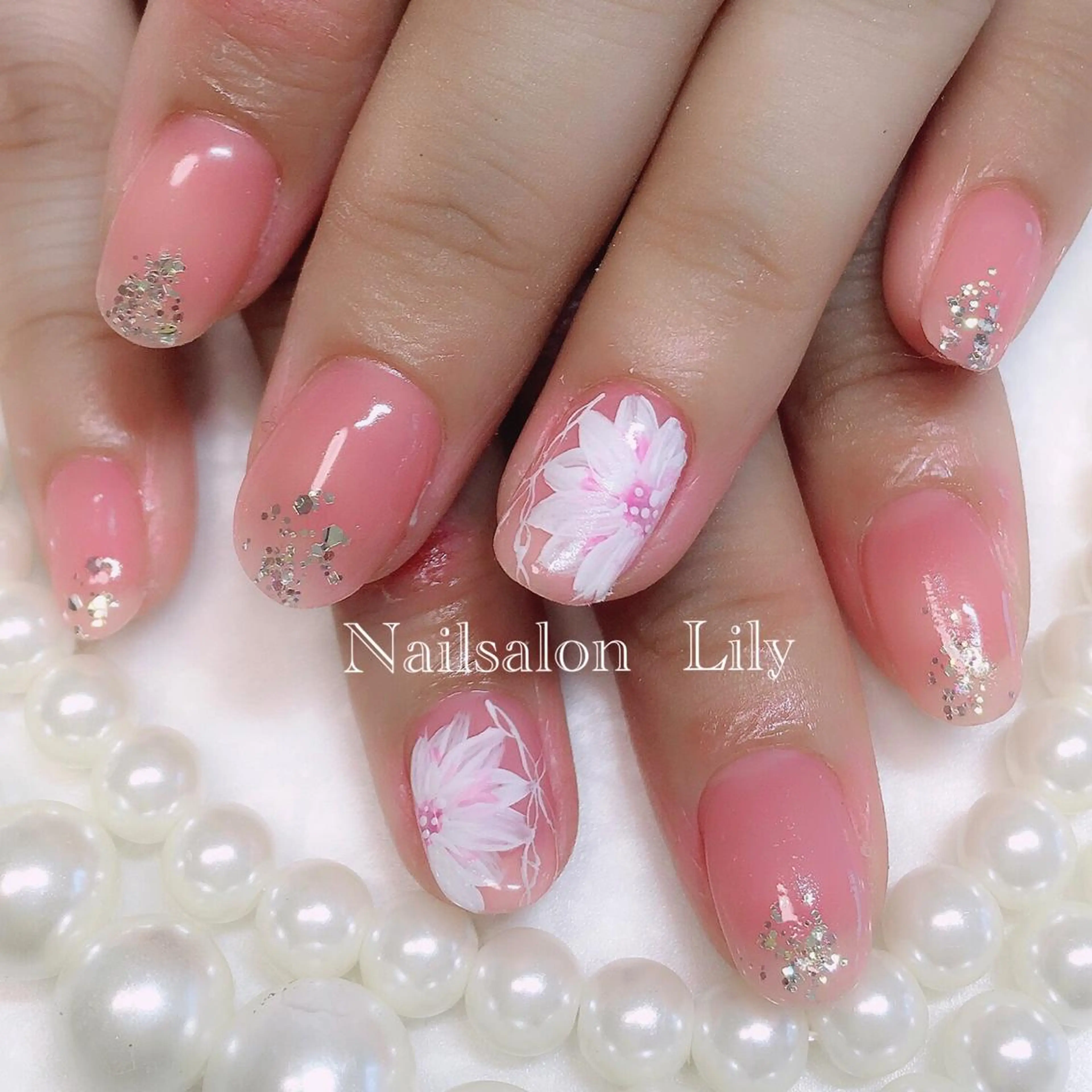 ネイル フラワーネイル Lily*nail 🌻Mii🌻のネイルデザイン