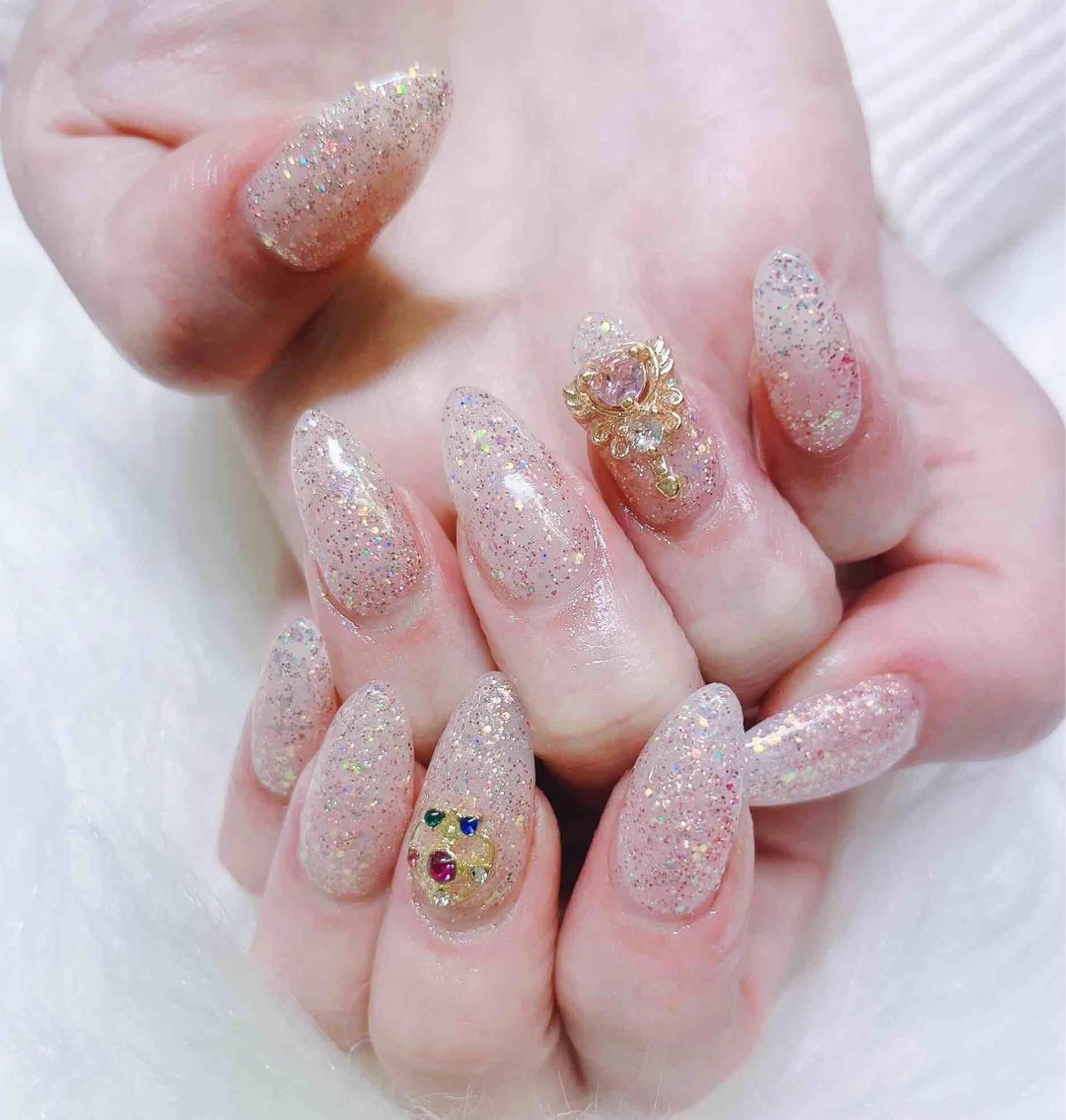 ネイル ハンドネイル MoonNail ユリ🌸のネイルデザイン