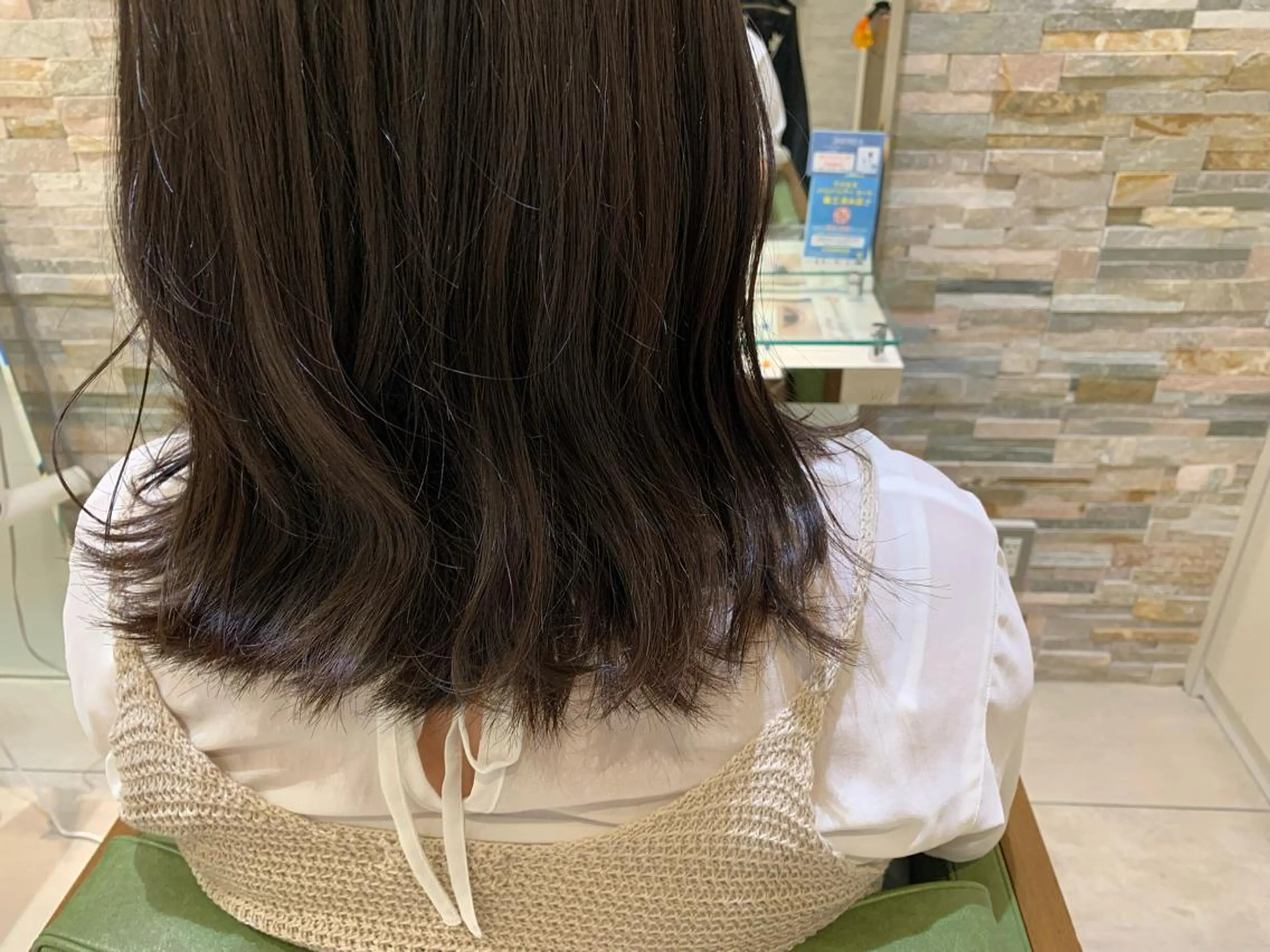 ミディアム カラー ベージュカラー オリーブベージュ 高橋友里亜 /フリーランスのヘアスタイル