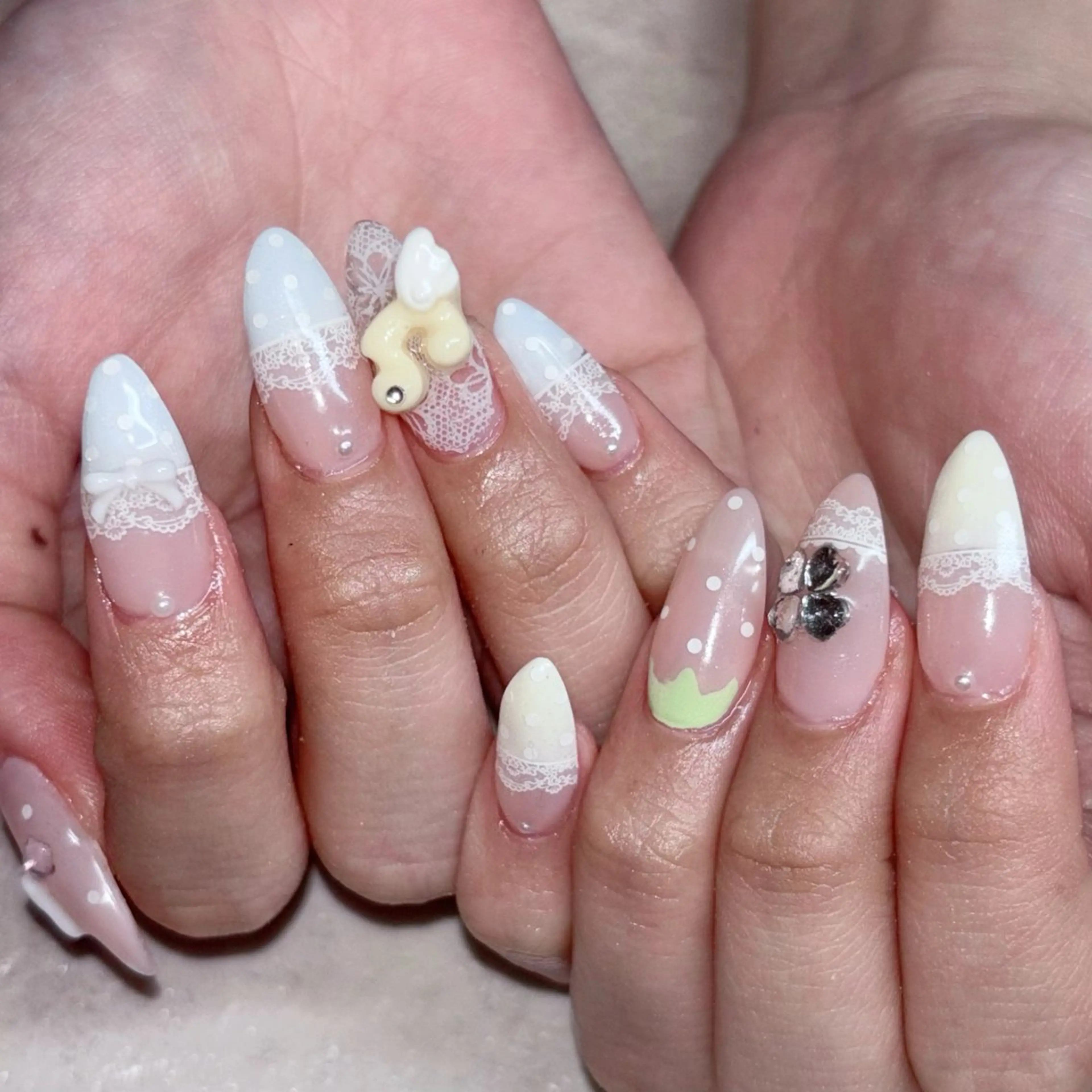 ネイル mimi 高石桃朱のネイルデザイン