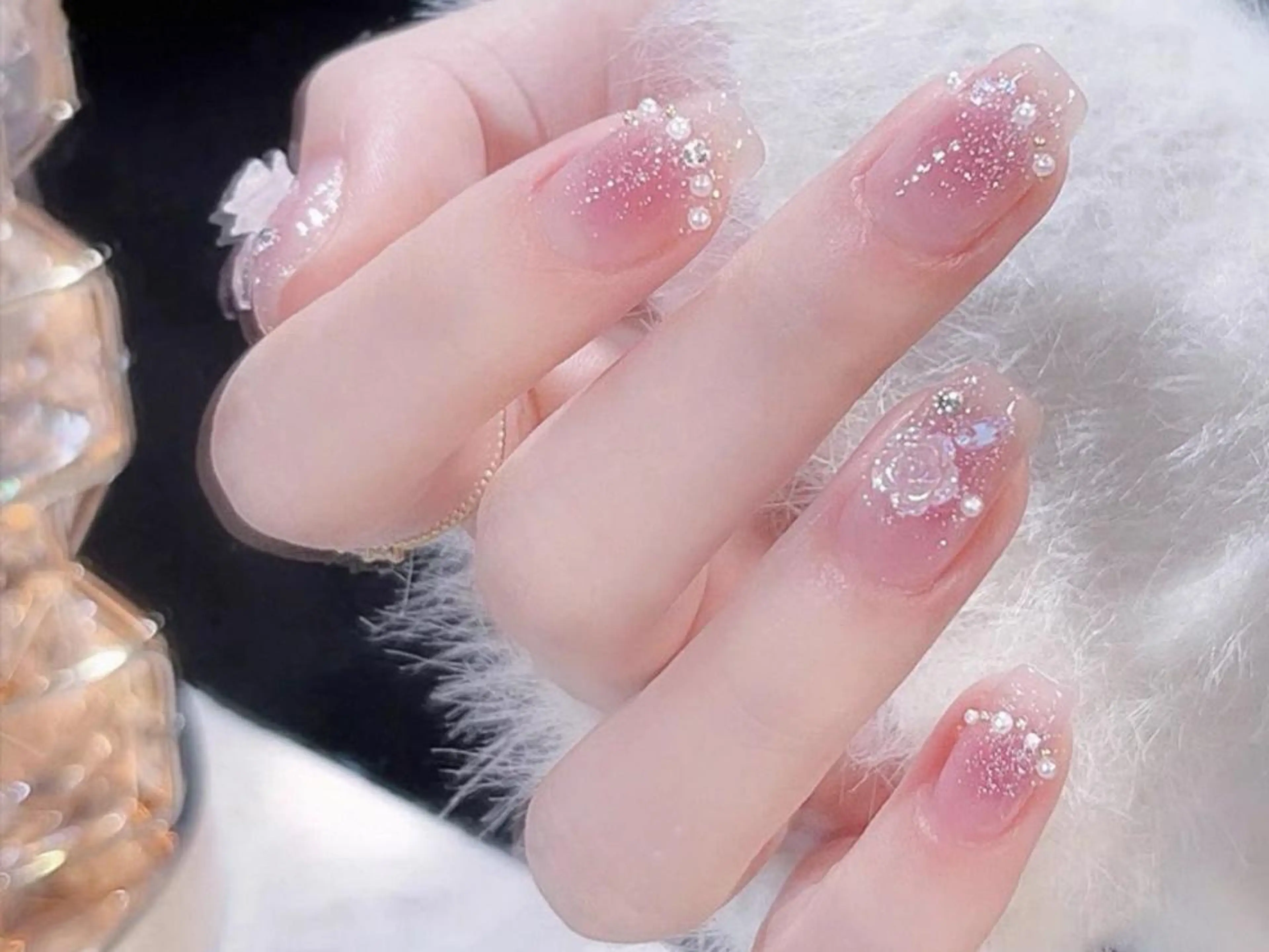 ネイル アートネイル ジェルネイル ガーリー グラデーション キラキラネイル ハンドネイル ハンドケア 🎀Kiko 🎀のネイルデザイン