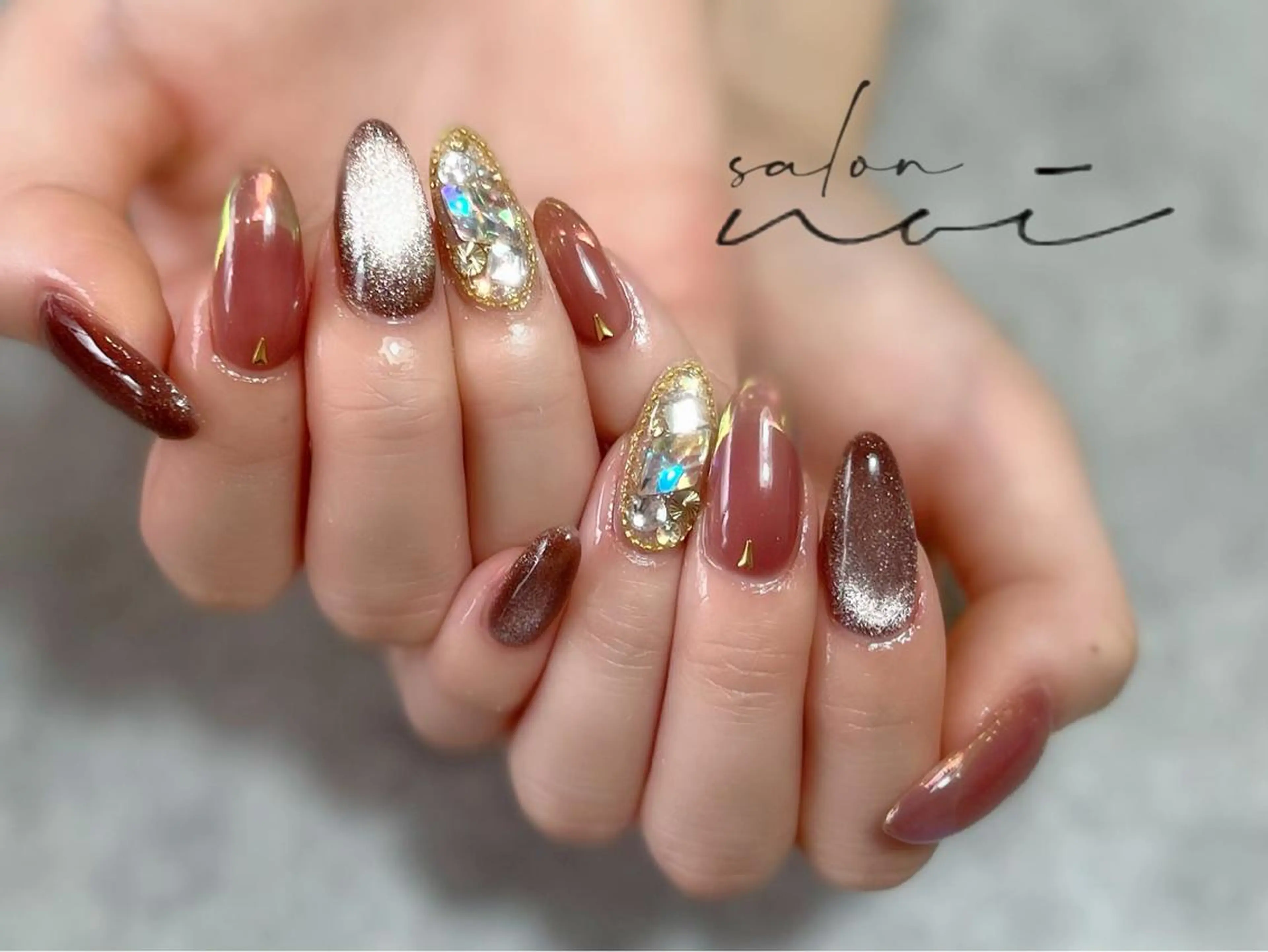 ネイル フレンチネイル マグネットネイル ミラーネイル ハンドネイル salon noi所属・salon noiのネイルデザイン