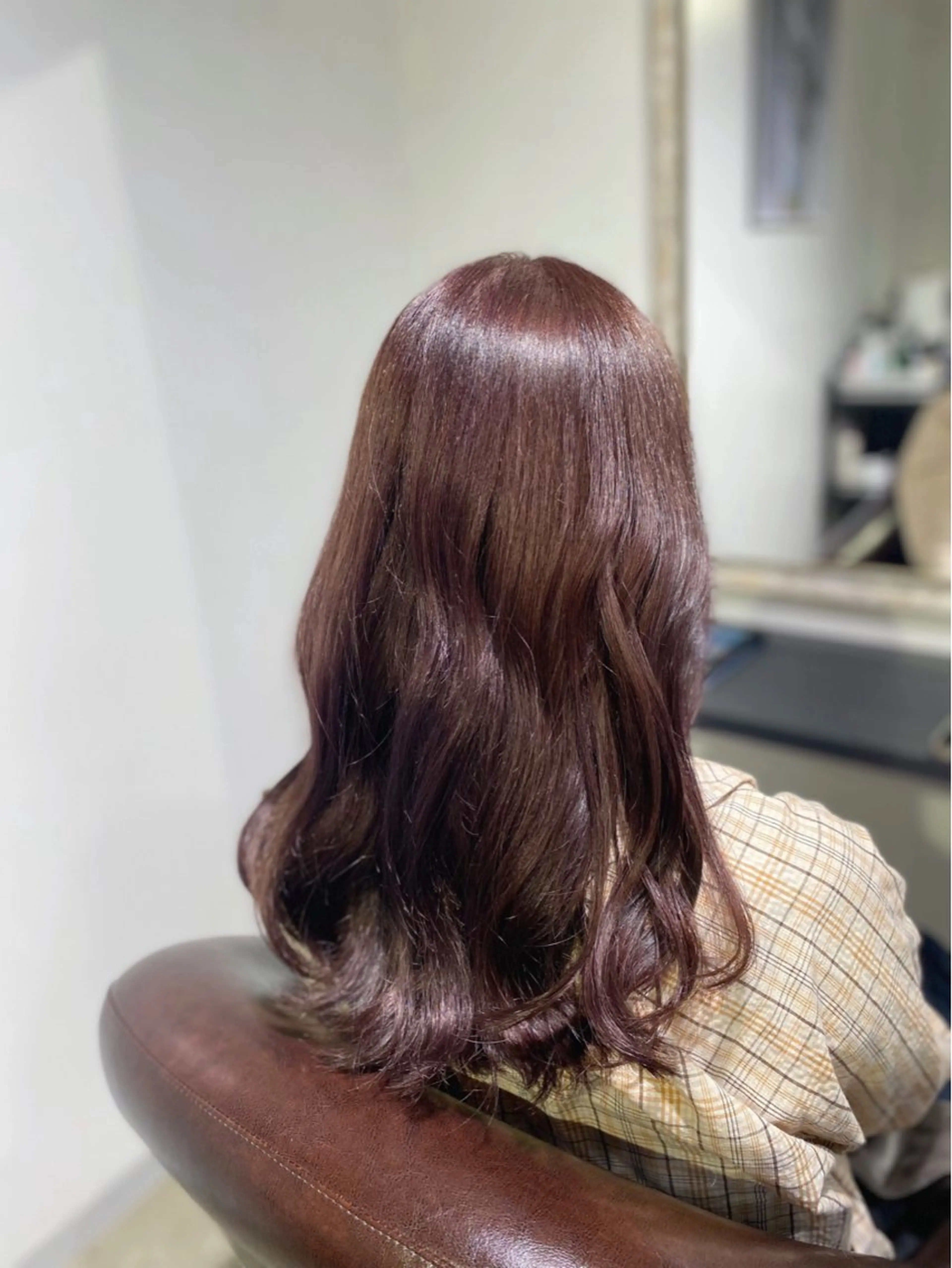 カラー 根本 真奈のヘアスタイル