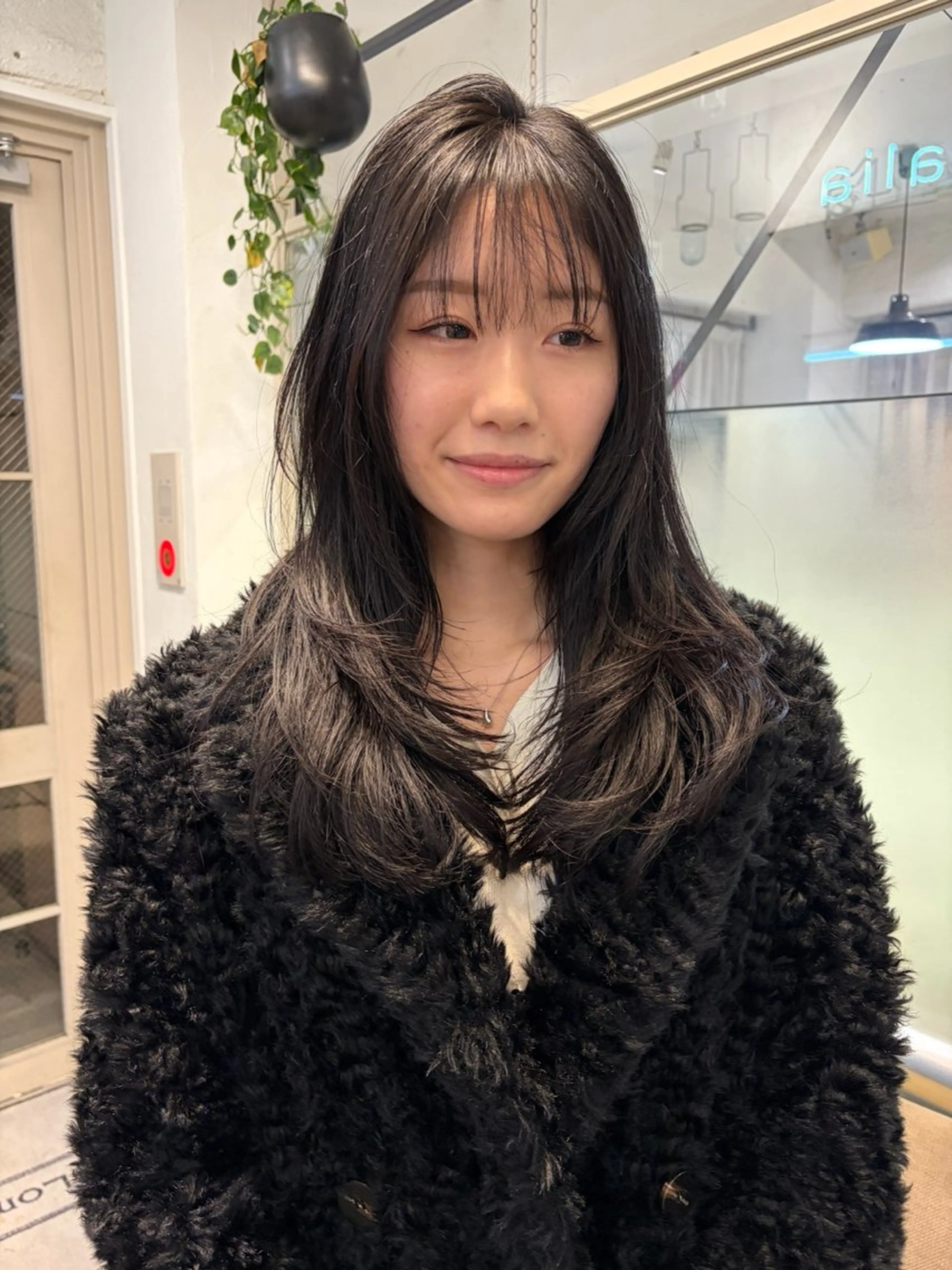 ロング ハイレイヤー レイヤーカット カット トリートメント 赤み消しカラー/ ナチュラル/トモキのヘアスタイル