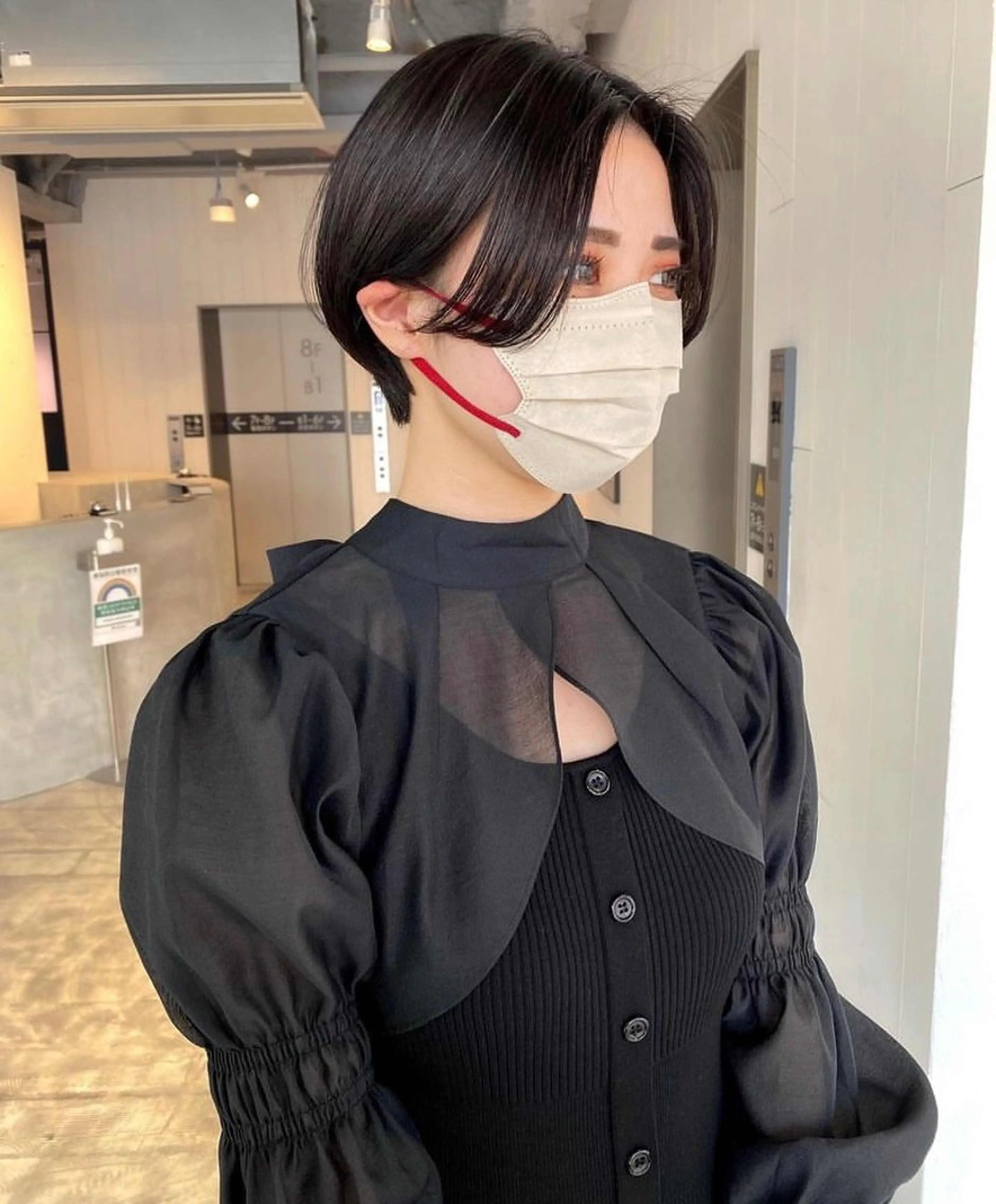 ショート 黒染め落とし ムラ修正　ハイトーンのヘアスタイル