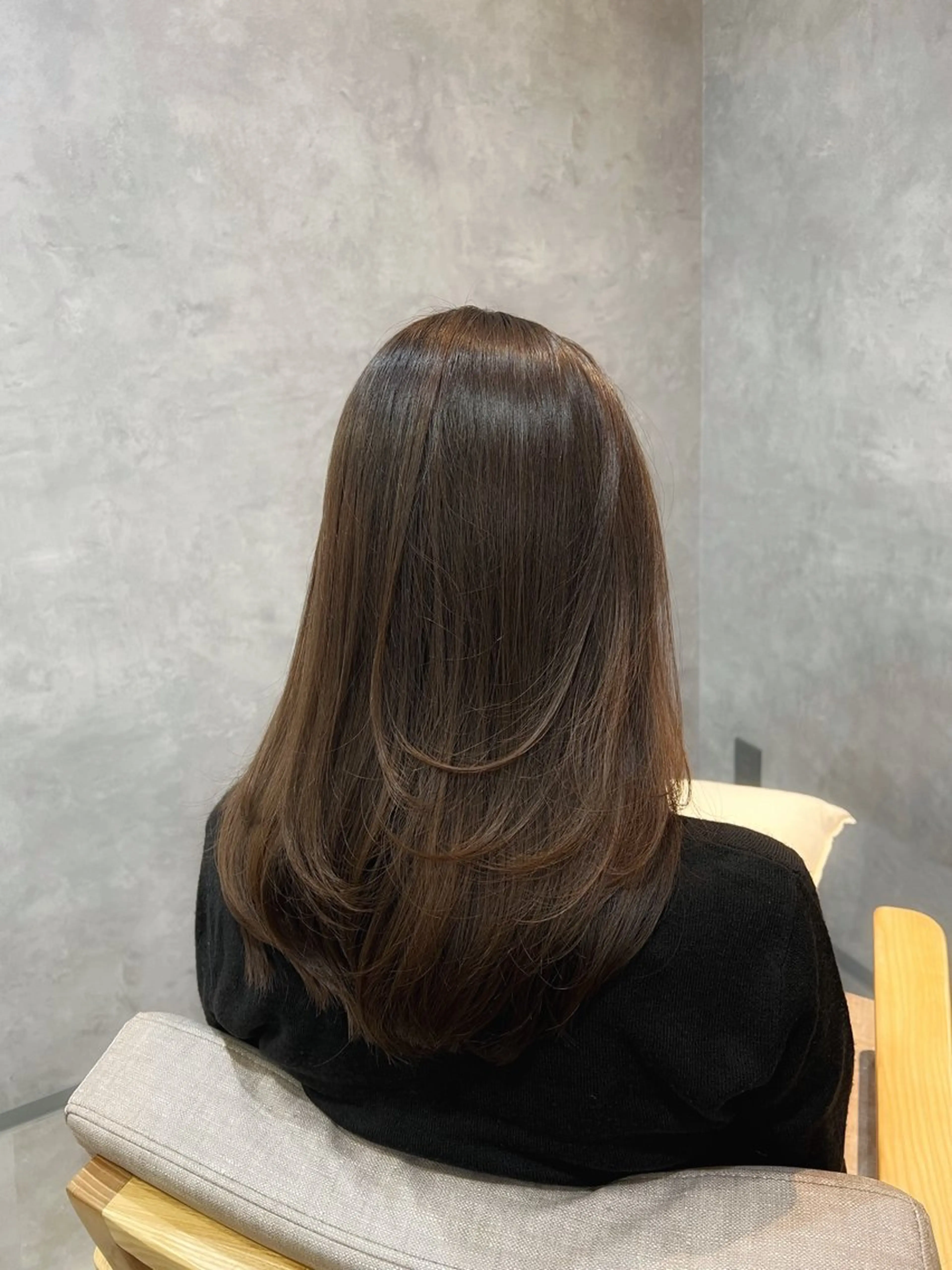 ロング カラー アッシュ ベージュカラー ブリーチ ブラウンカラー ケアカラー 中村 ひなたのヘアスタイル