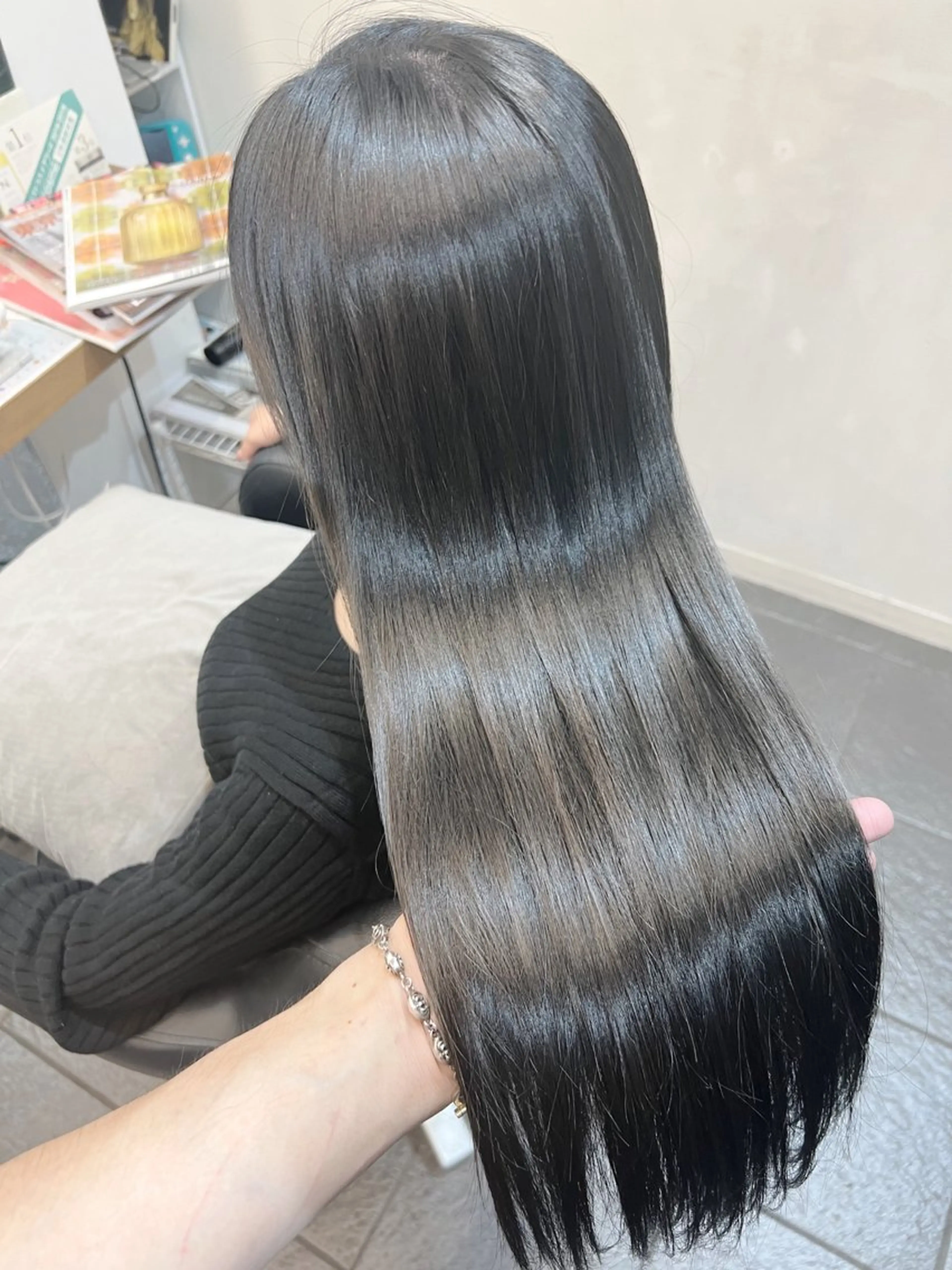 【今だけ‼️1日1名様限定メニュー】全体ヘアカラー＋髪質改善ULTOWA（ウルトワ）水素トリートメント炭酸クイックスパの写真