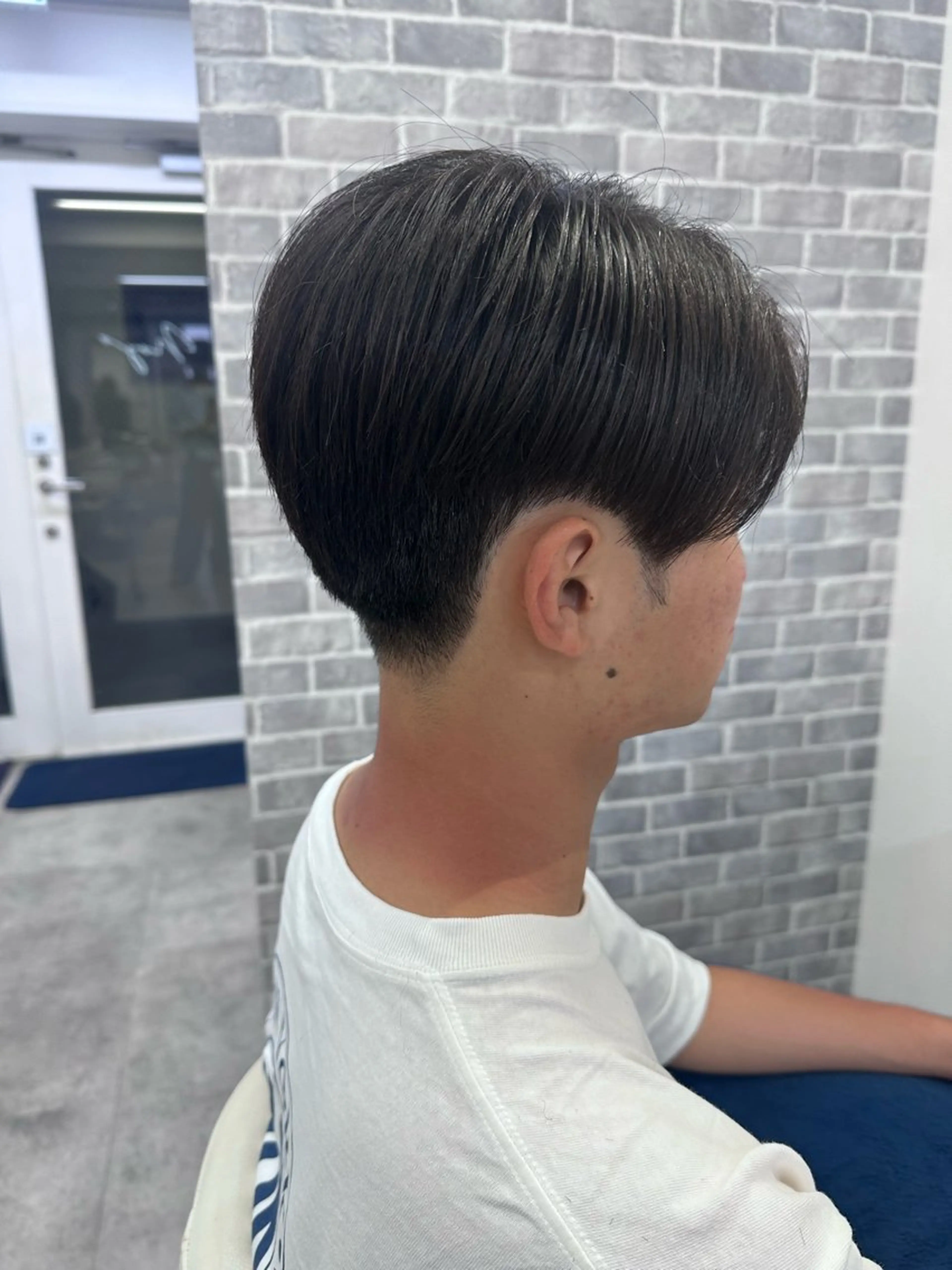 メンズ ビジネス センターパート メンズパーマ 学生（メンズ向け） メンズショート カット Noyヨシモト ヒロトのヘアスタイル