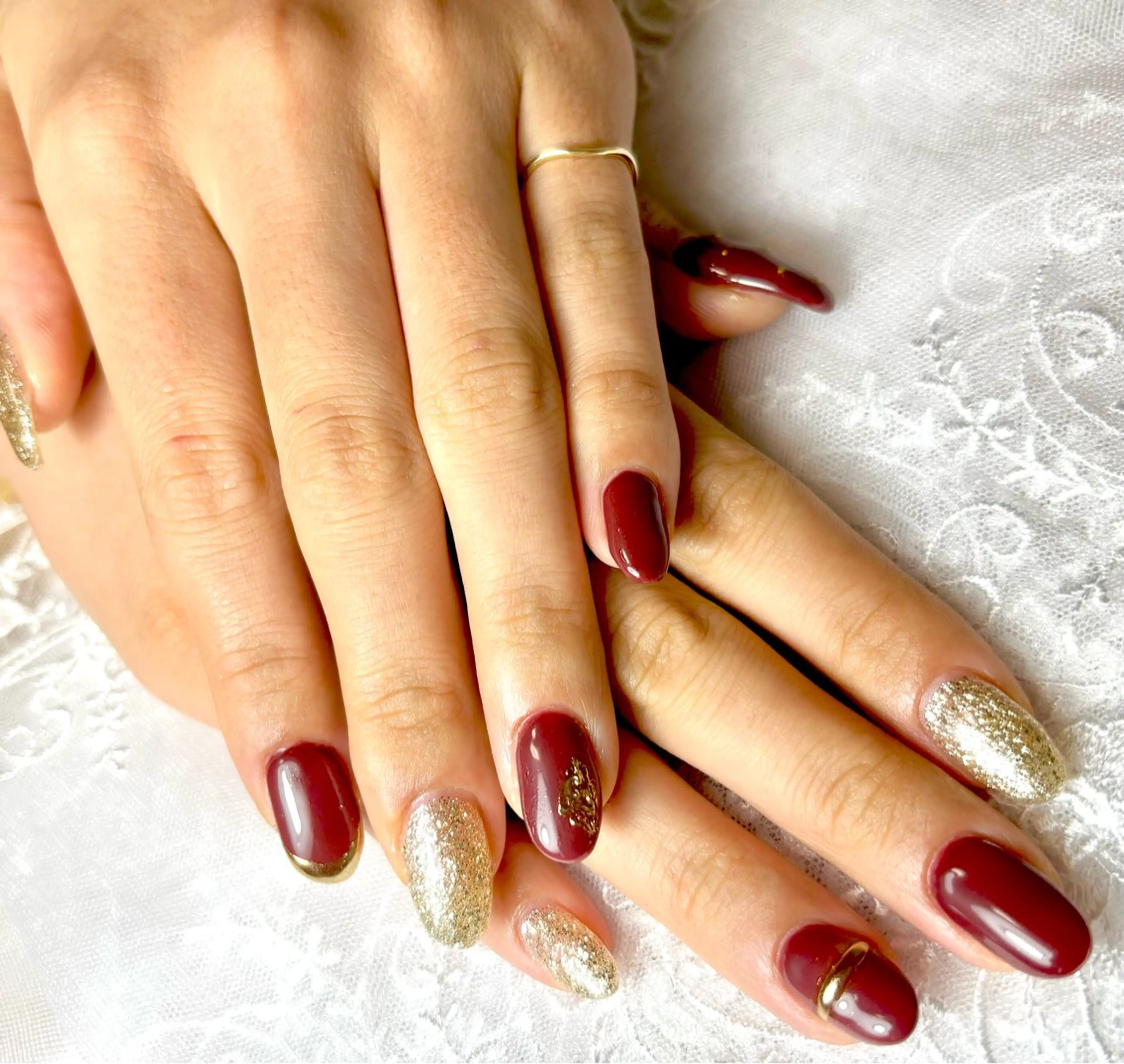 ネイル アートネイル ボルドー ミラーネイル ワンカラーネイル 冬ネイル Belle　ネイル＆ ホワイトニングサロンのネイルデザイン