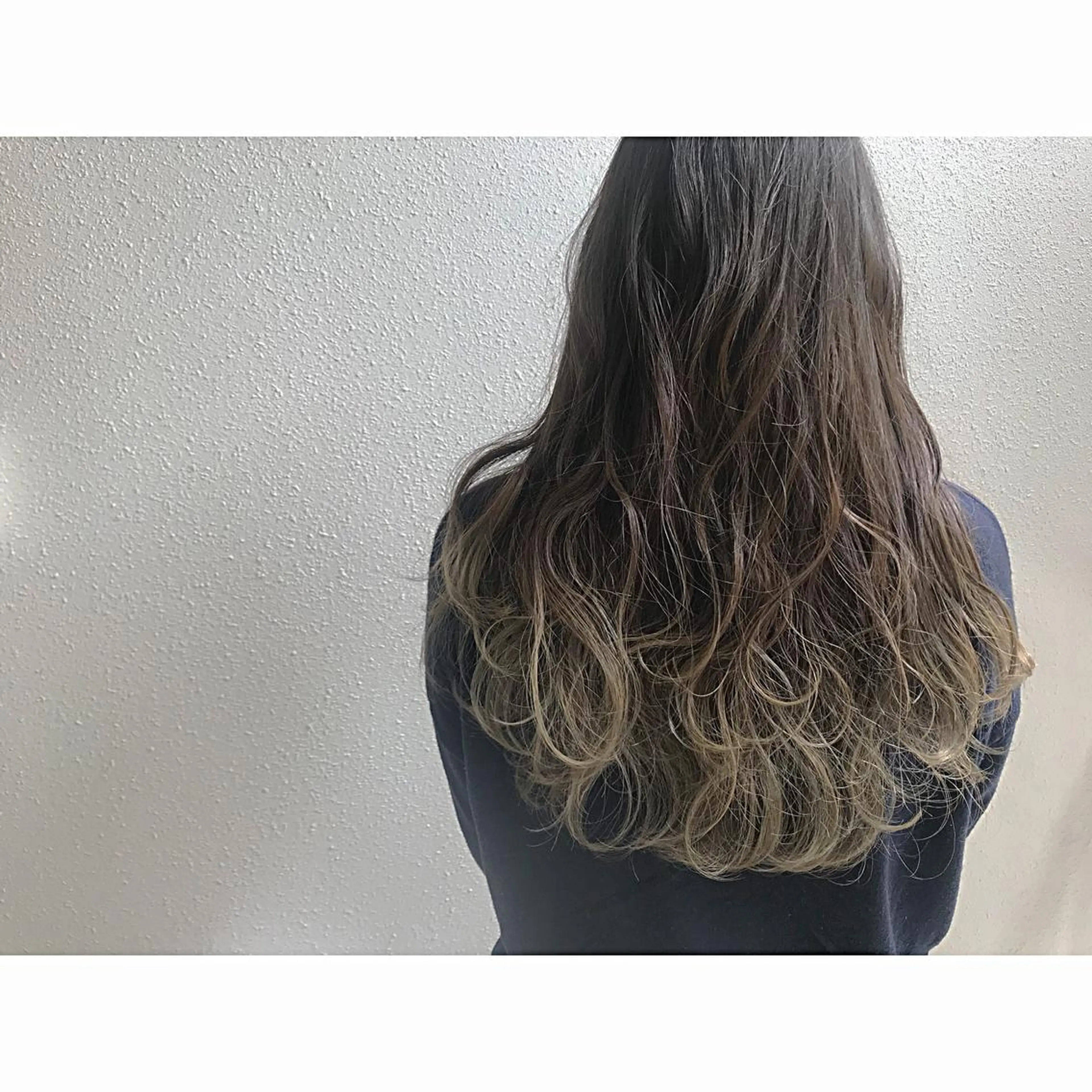 ロング カラー アディクシーカラー グラデーションカラー カット ヘアカラー トリートメント 荒木 拓也のヘアスタイル