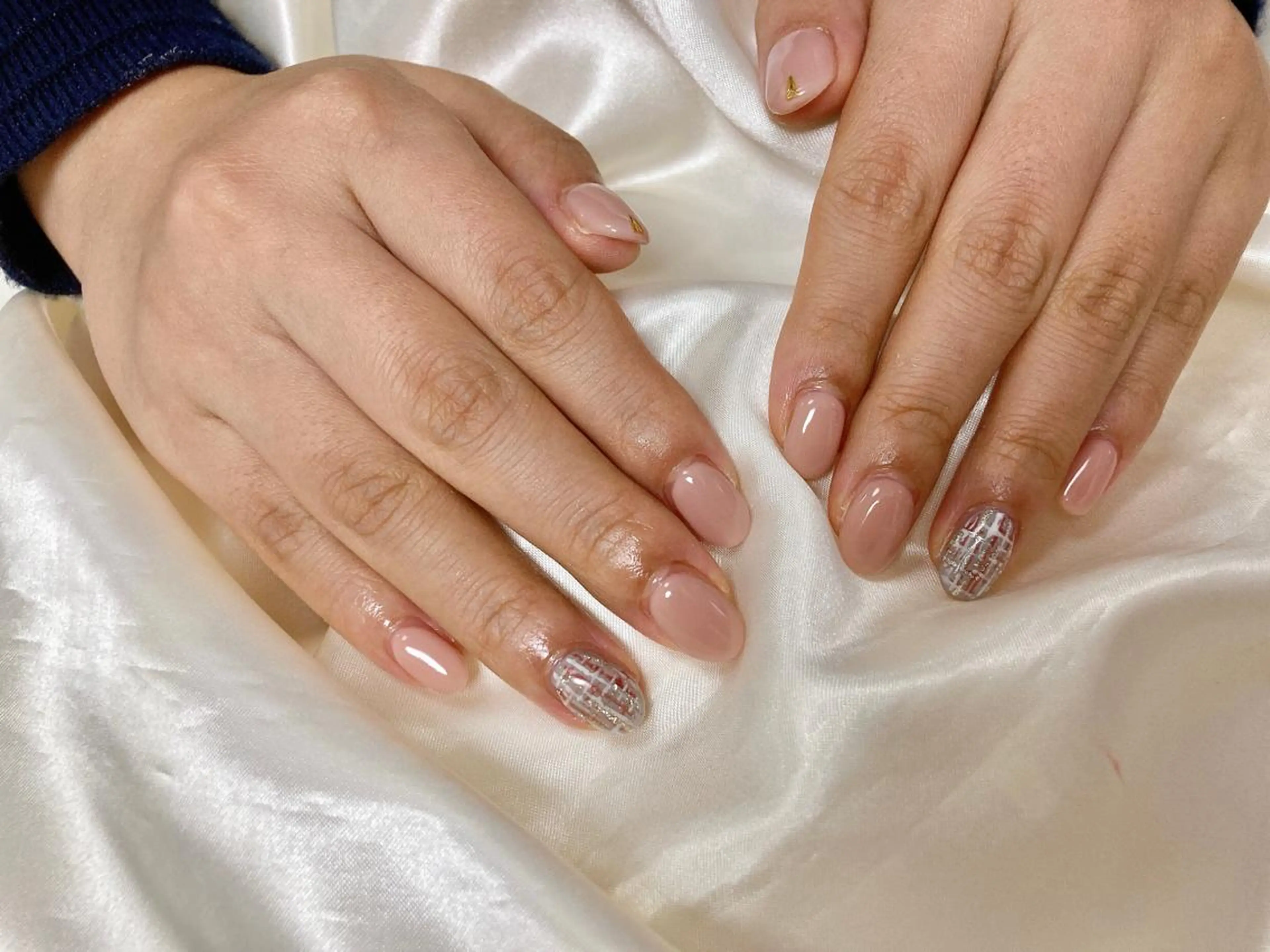 ネイル ツイードネイル mogunail &blowのネイルデザイン