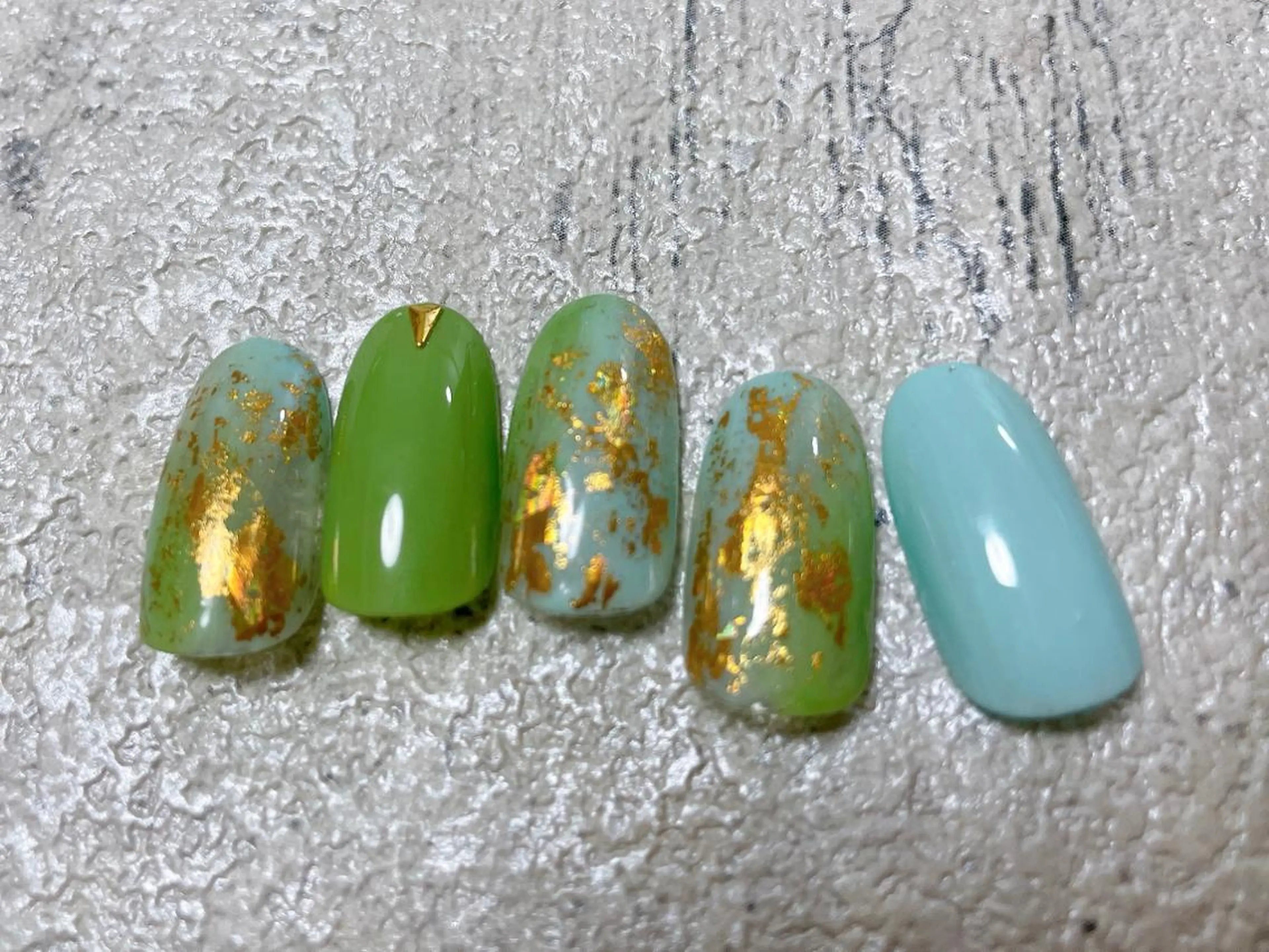 ネイル オーロラネイル フラワーネイル フットネイル フレンチネイル ジェルネイル mogunail &blowのネイルデザイン