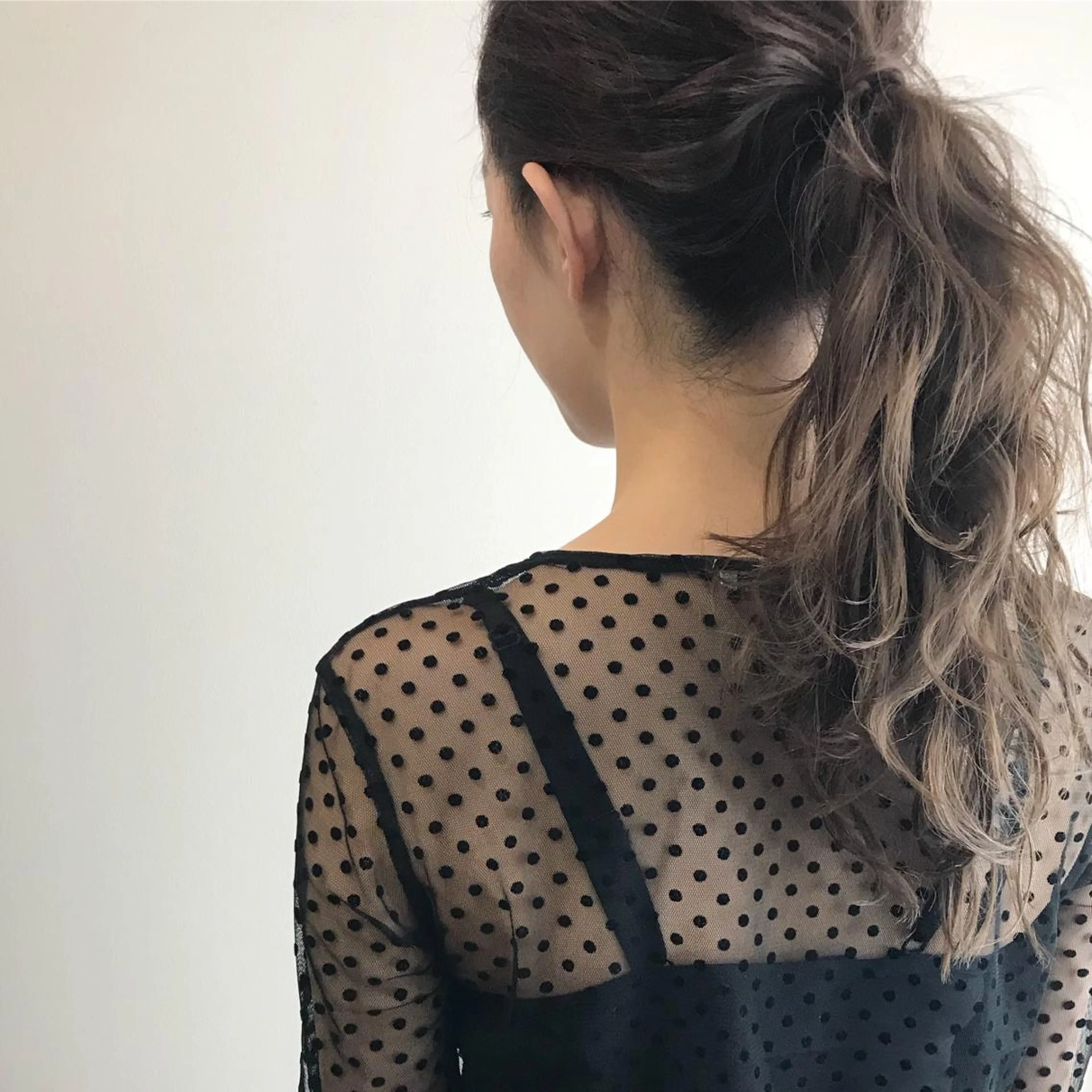 セミロング カラー ヘアアレンジ バレイヤージュ ベージュカラー ブリーチ グラデーションカラー ハイライトカラー Mariana/ 鶴原-ハイライトのヘアスタイル