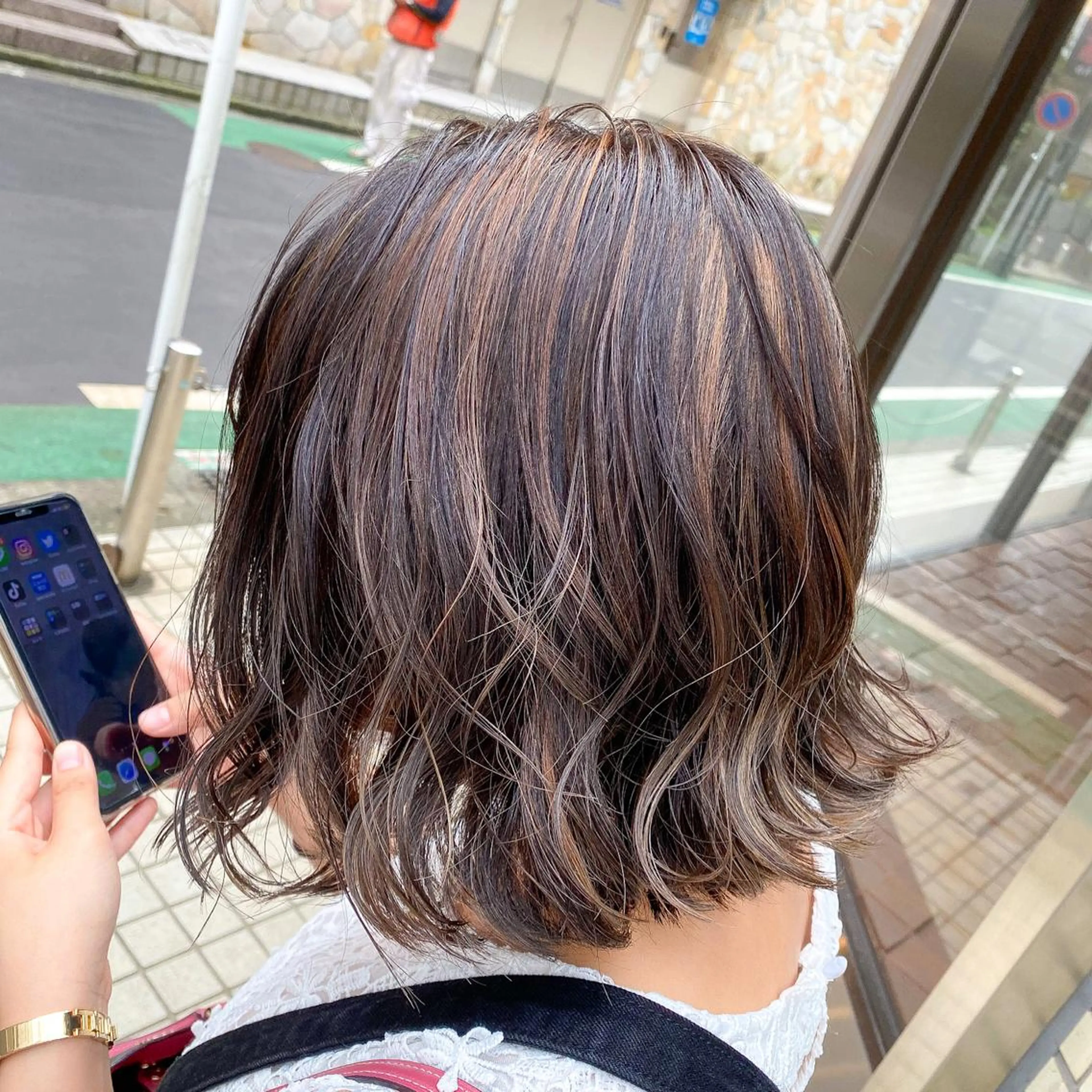 ミディアム カラー marble by KENJEのヘアスタイル