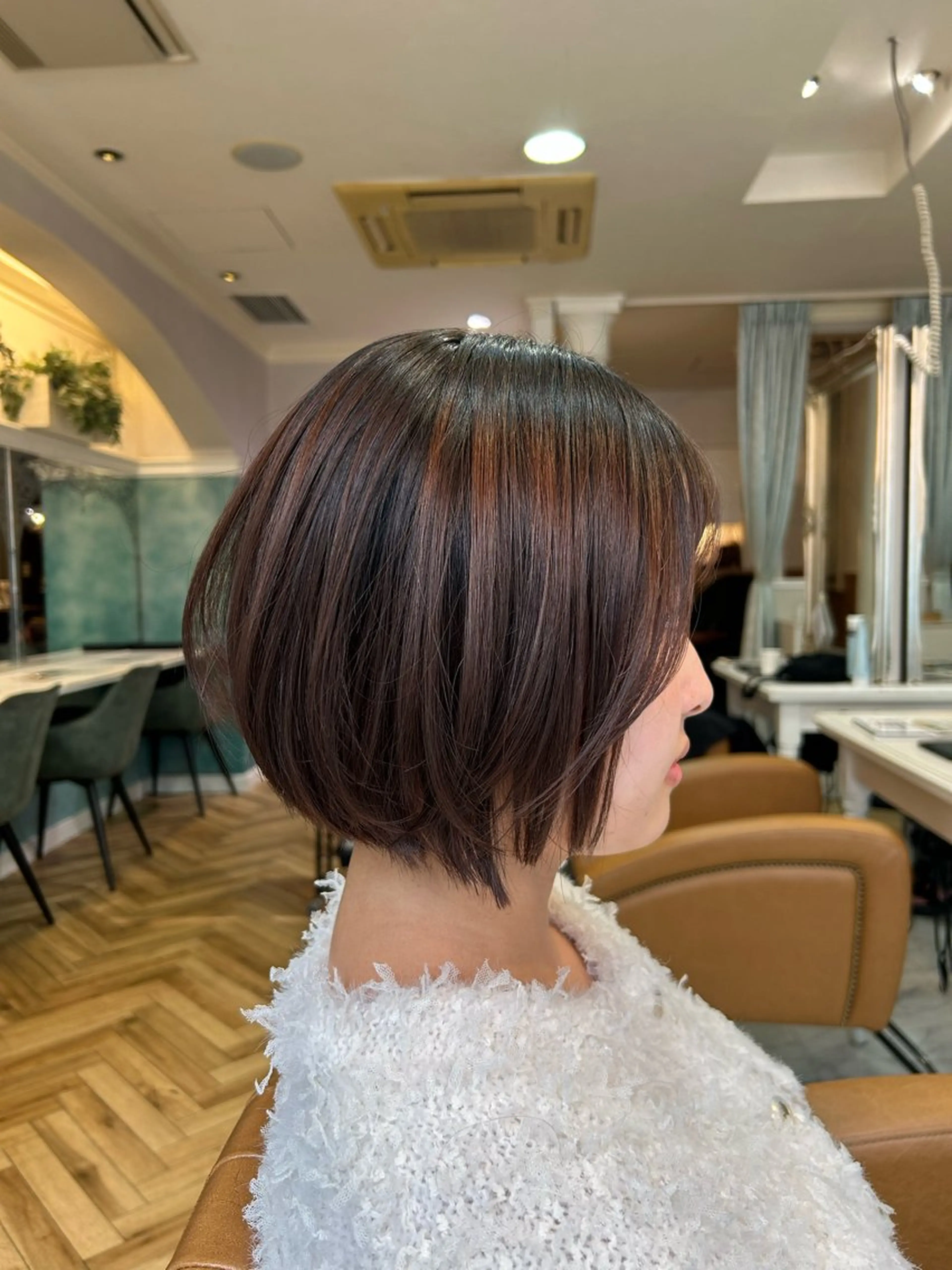 ショート Momo/海外ヘア /レイヤー/艶カラーのヘアスタイル