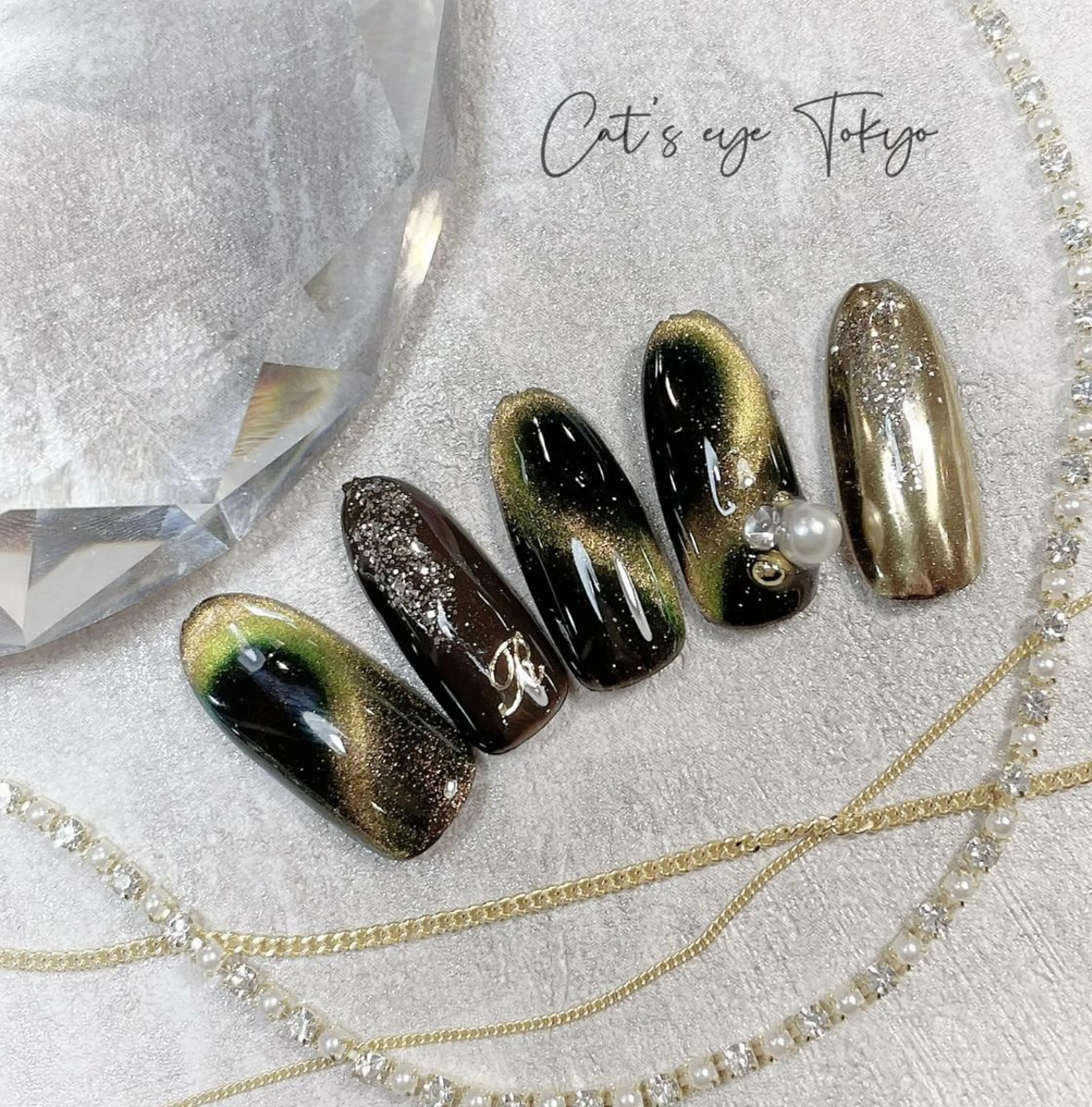 ネイル アートネイル ジェルネイル マグネットネイル ミラーネイル ニュアンスネイル Cat's eye TOKYO 新宿店のネイルデザイン