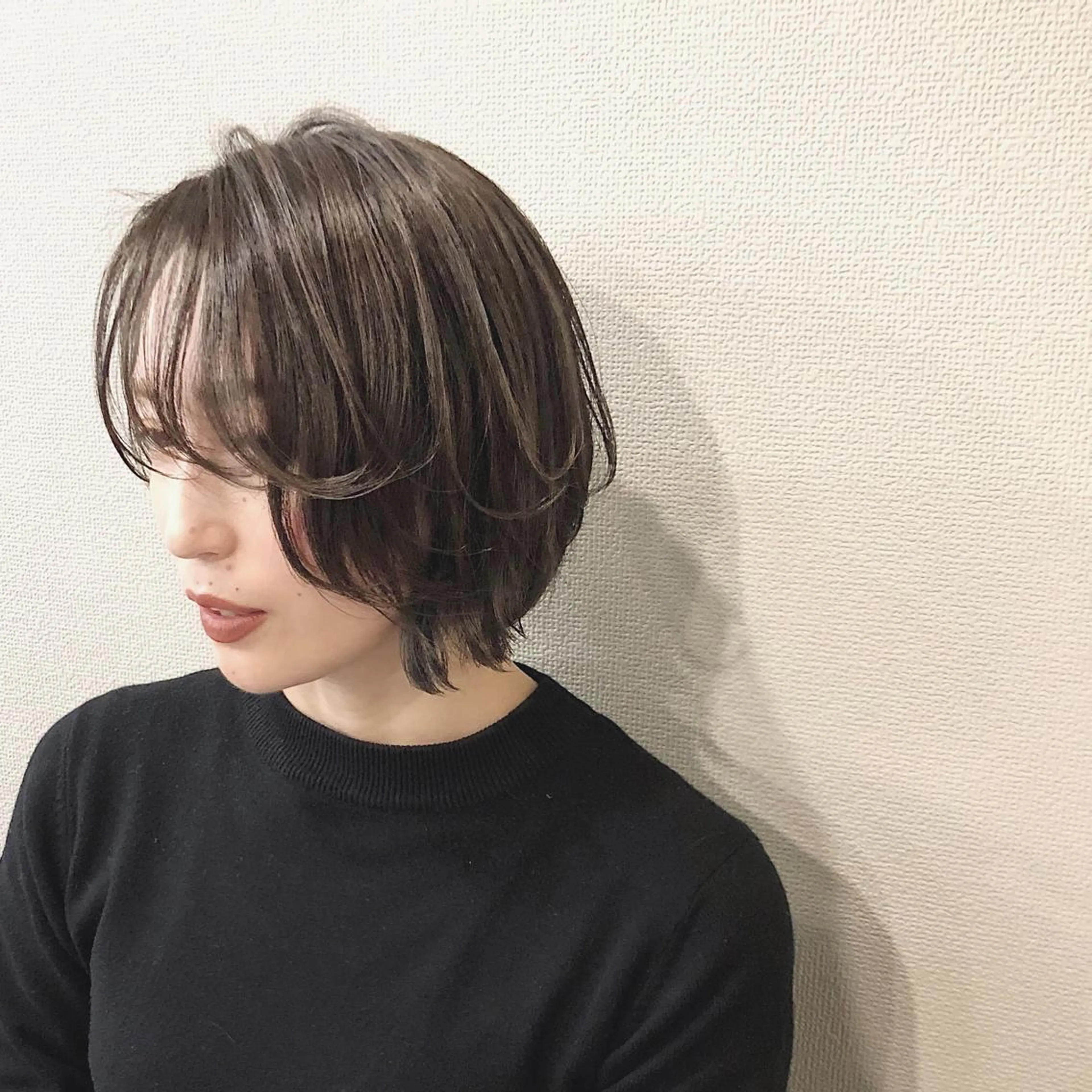 ショート カラー ブリーチ グレージュ ハイライトカラー ハイライト カット ヘアカラー トリートメント 山口 浩之のヘアスタイル