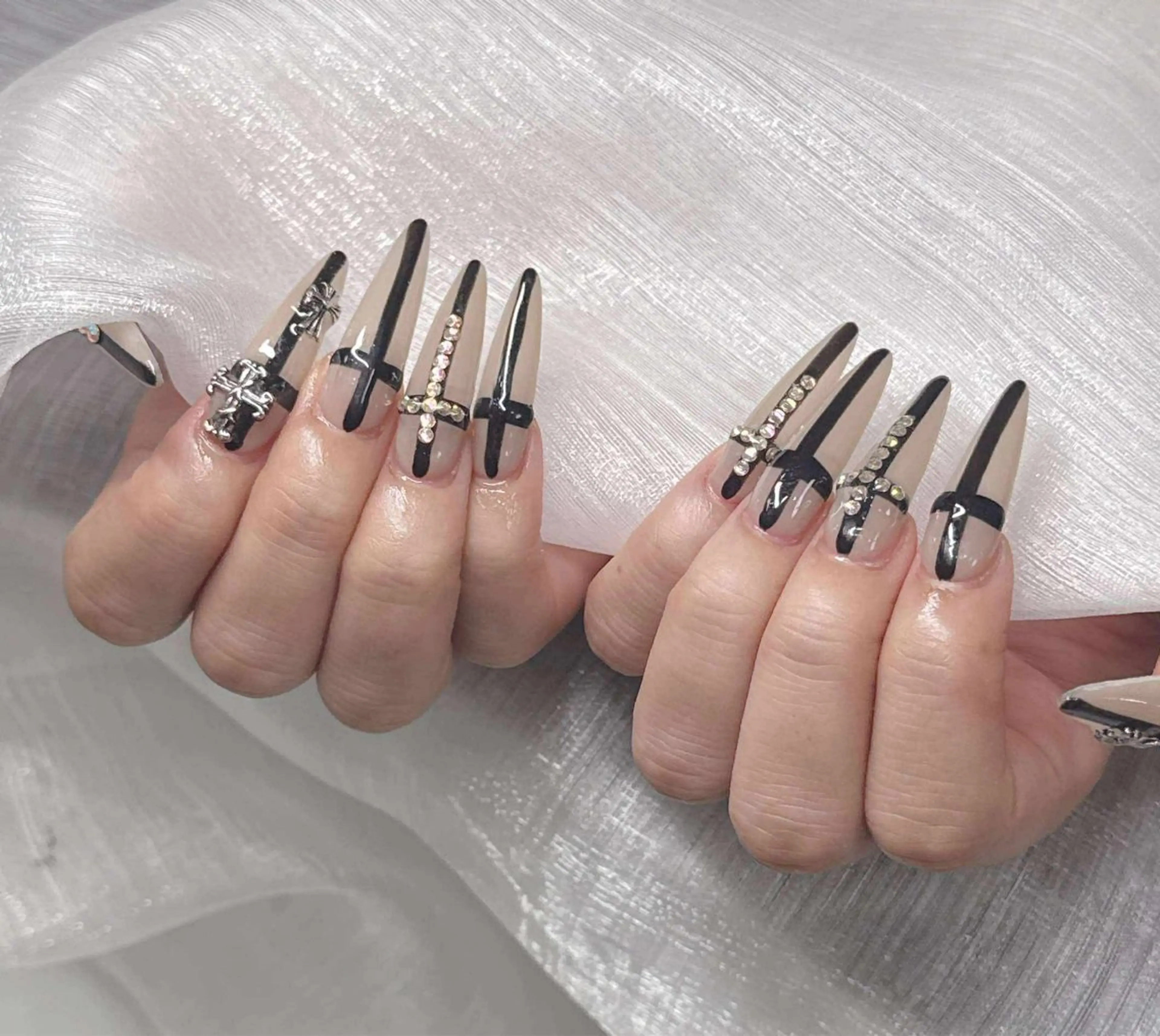 ネイル ハンドネイル Lee Nailsのネイルデザイン