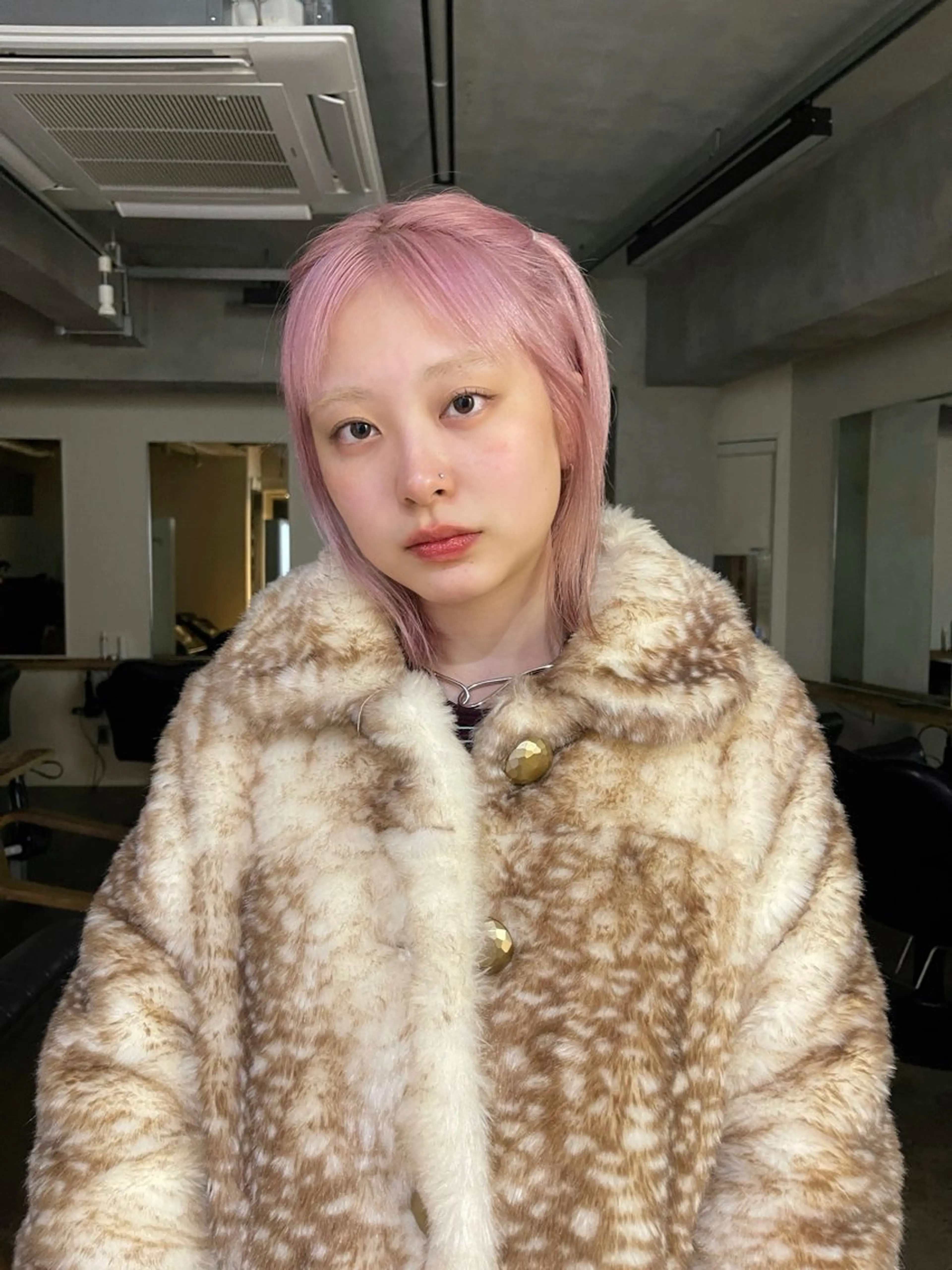 ミディアム カット ヘアカラー トリートメント 安部佑哉/ハイトーン /レイヤー/ブリーチのヘアスタイル