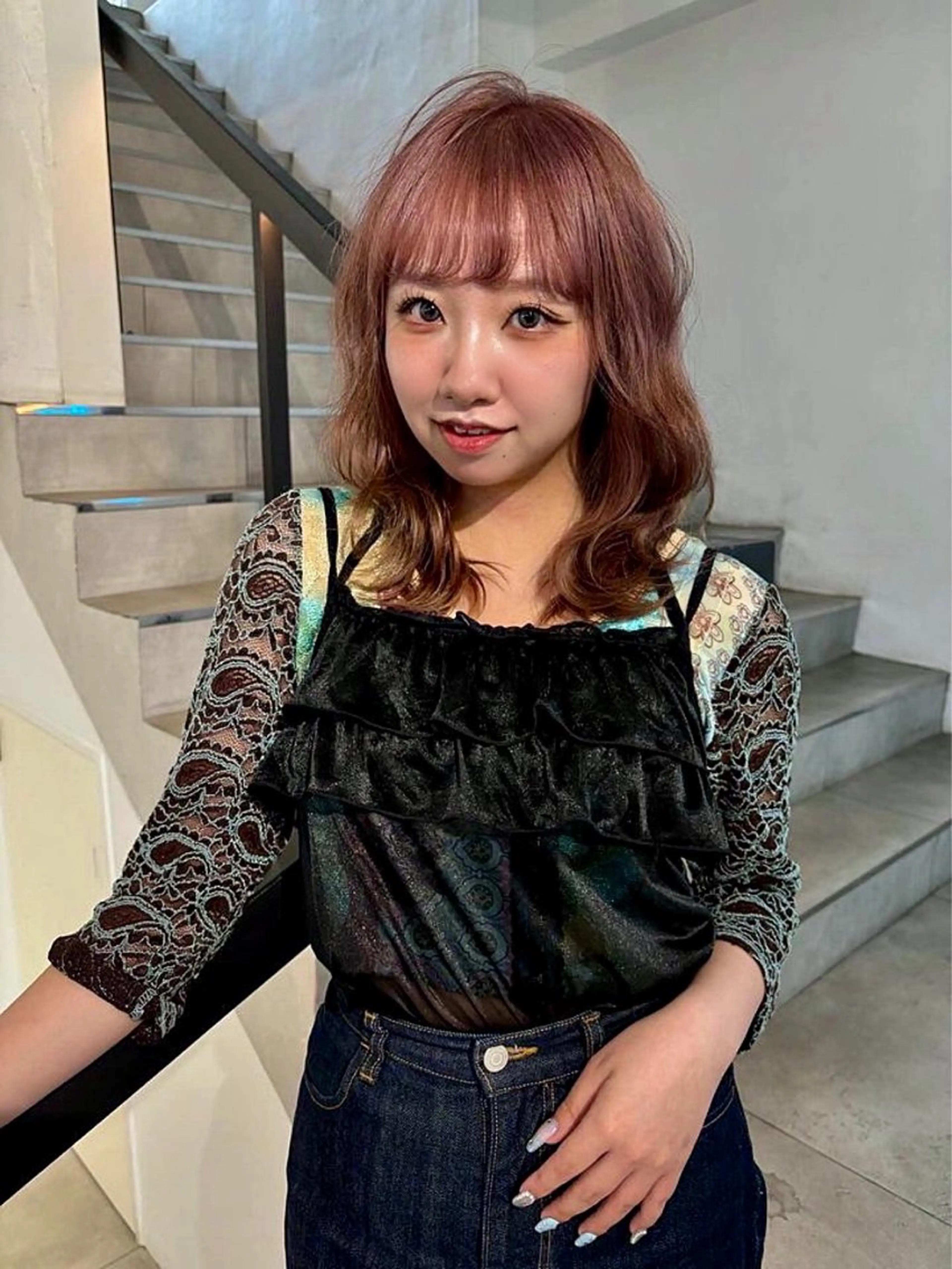 セミロング ヘアカラー ハイトーン/レイヤー nail 百咲💌のヘアスタイル