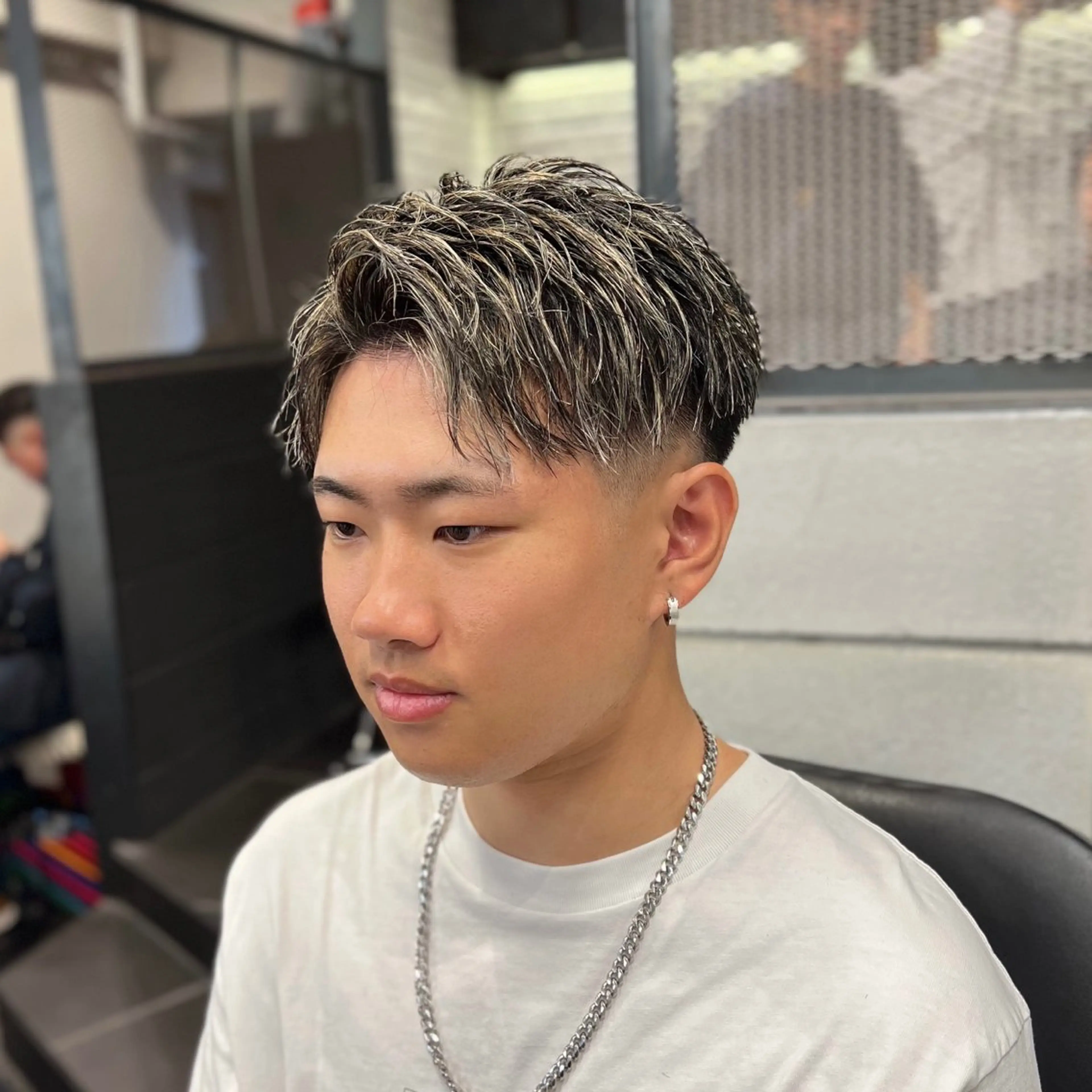 メンズ フェードカット メンズハイライト メンズメッシュ カット ヘアカラー トリートメント メンズ特化/パーマ/ メッシュ/竜成のヘアスタイル