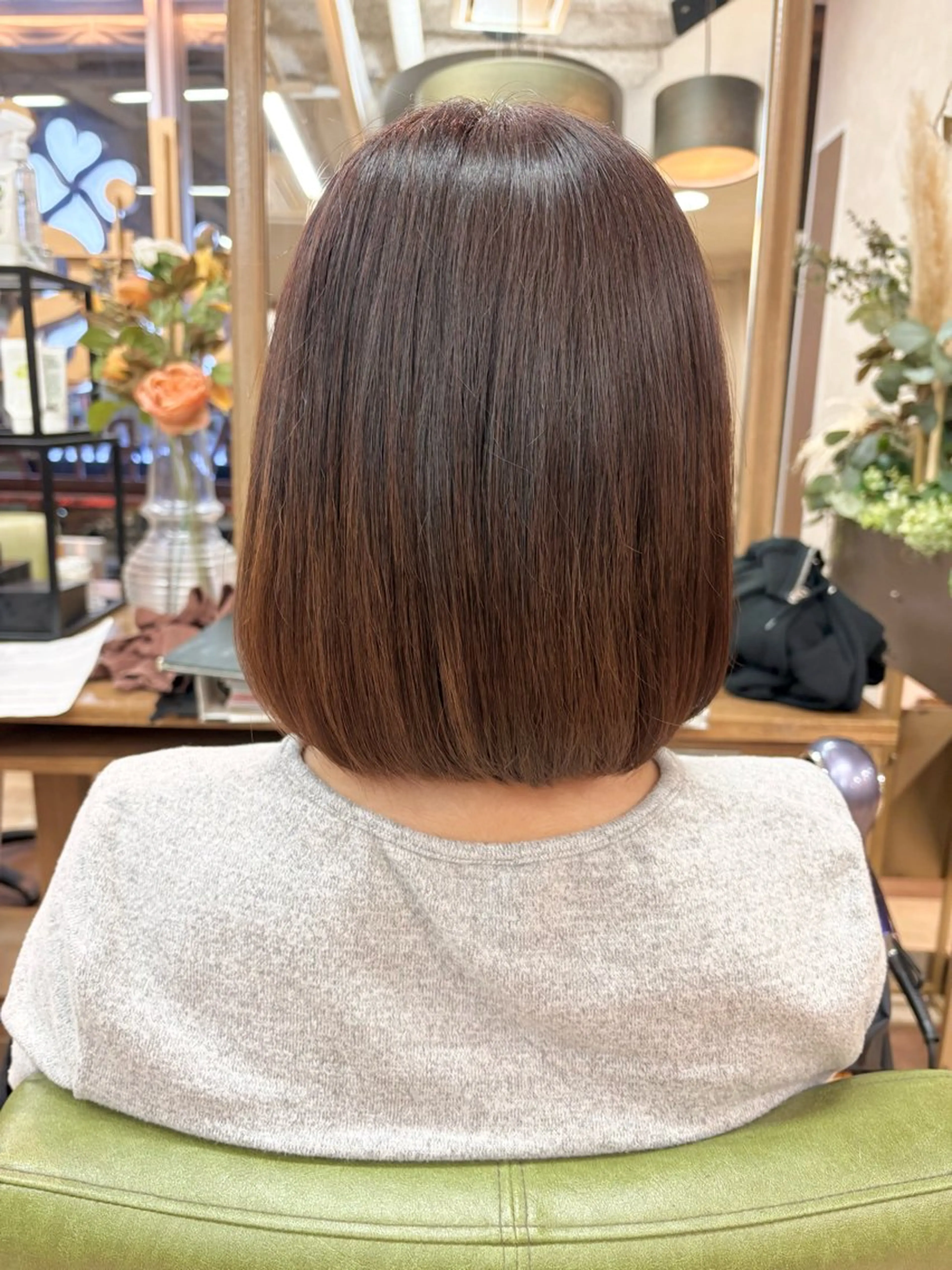 ショート カラー カット 松山 彩香のヘアスタイル