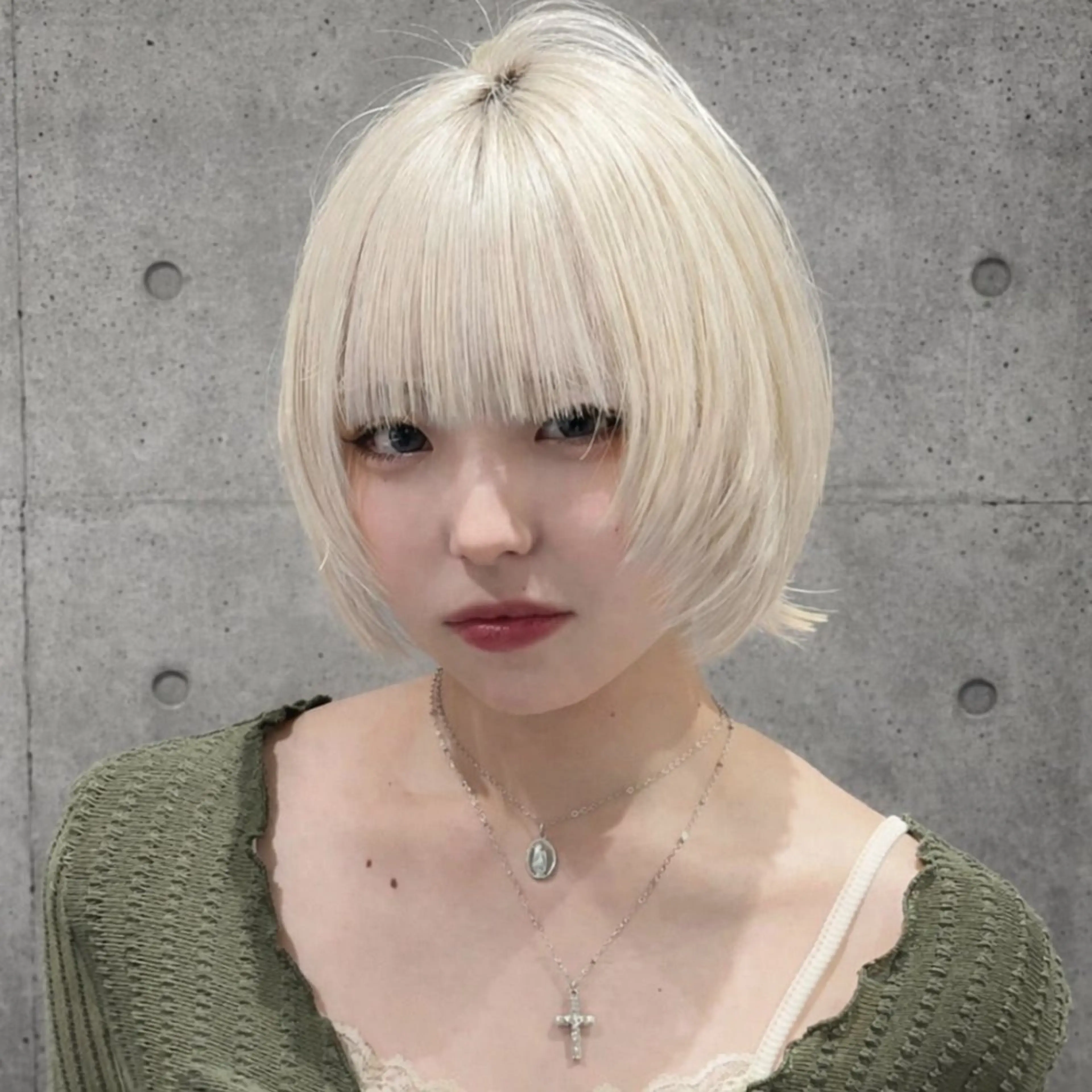 ショート カラー ブリーチ ブロンド ケアブリーチ ハイトーンカラー ホワイトブロンド ヘアカラー トリートメント ヘアセット ✨ブリーチ支持No1 複雑履歴修正/舘岡のヘアスタイル