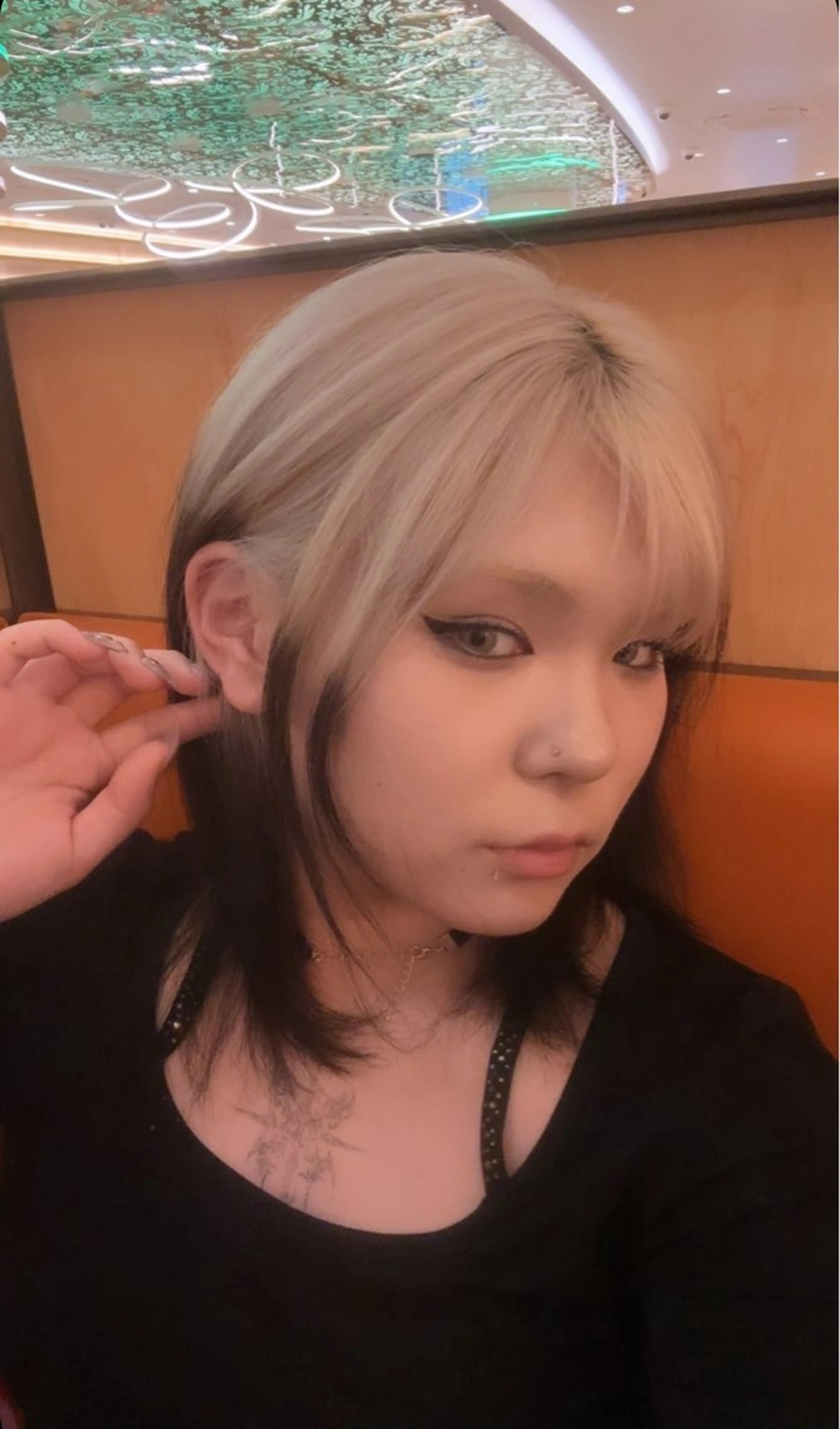 ミディアム カラー カット ヘアカラー トリートメント ハイトーンカラー / 美髪矯正/出口優斗のヘアスタイル