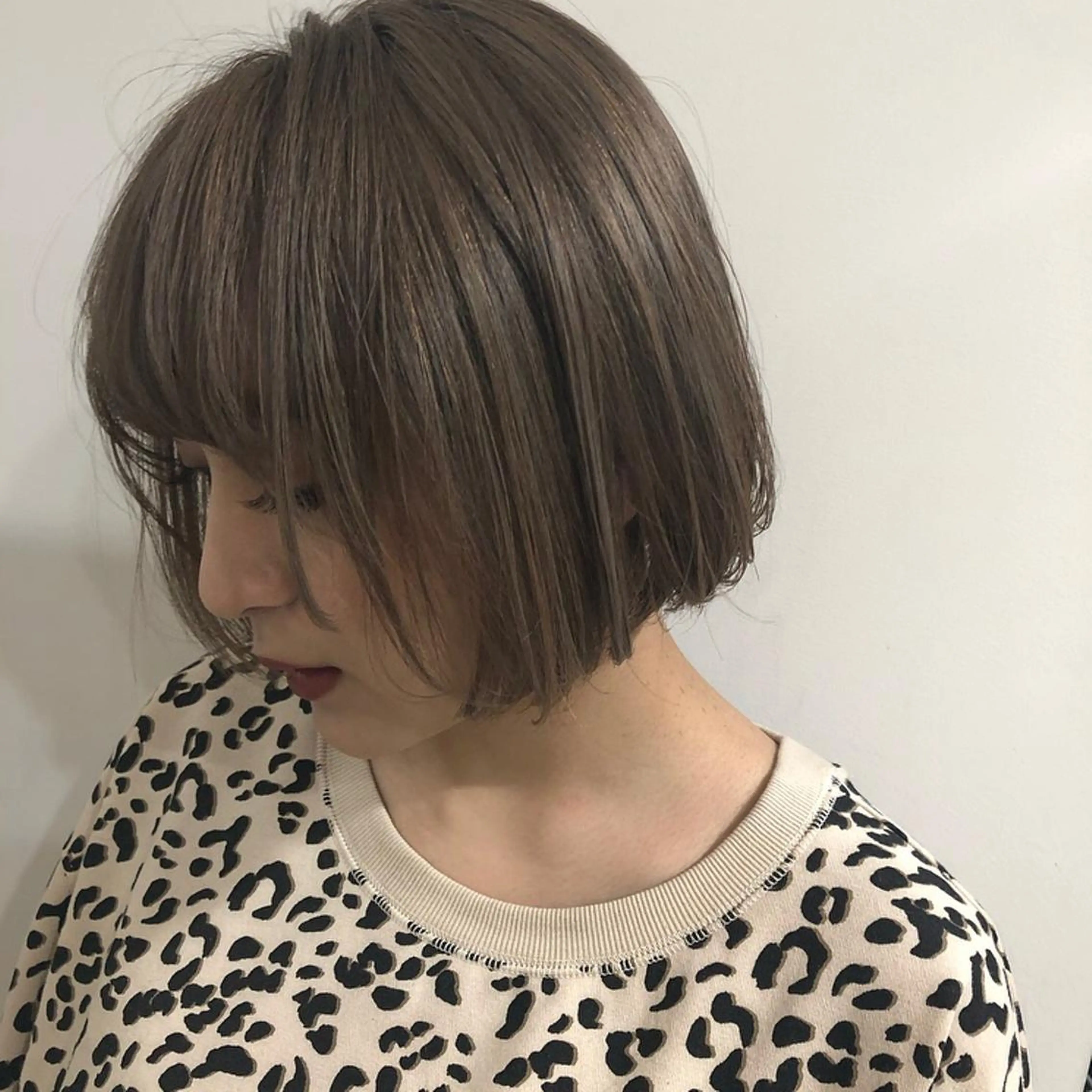 ショート カラー 艶カラー×似合わせ カットshihomiのヘアスタイル
