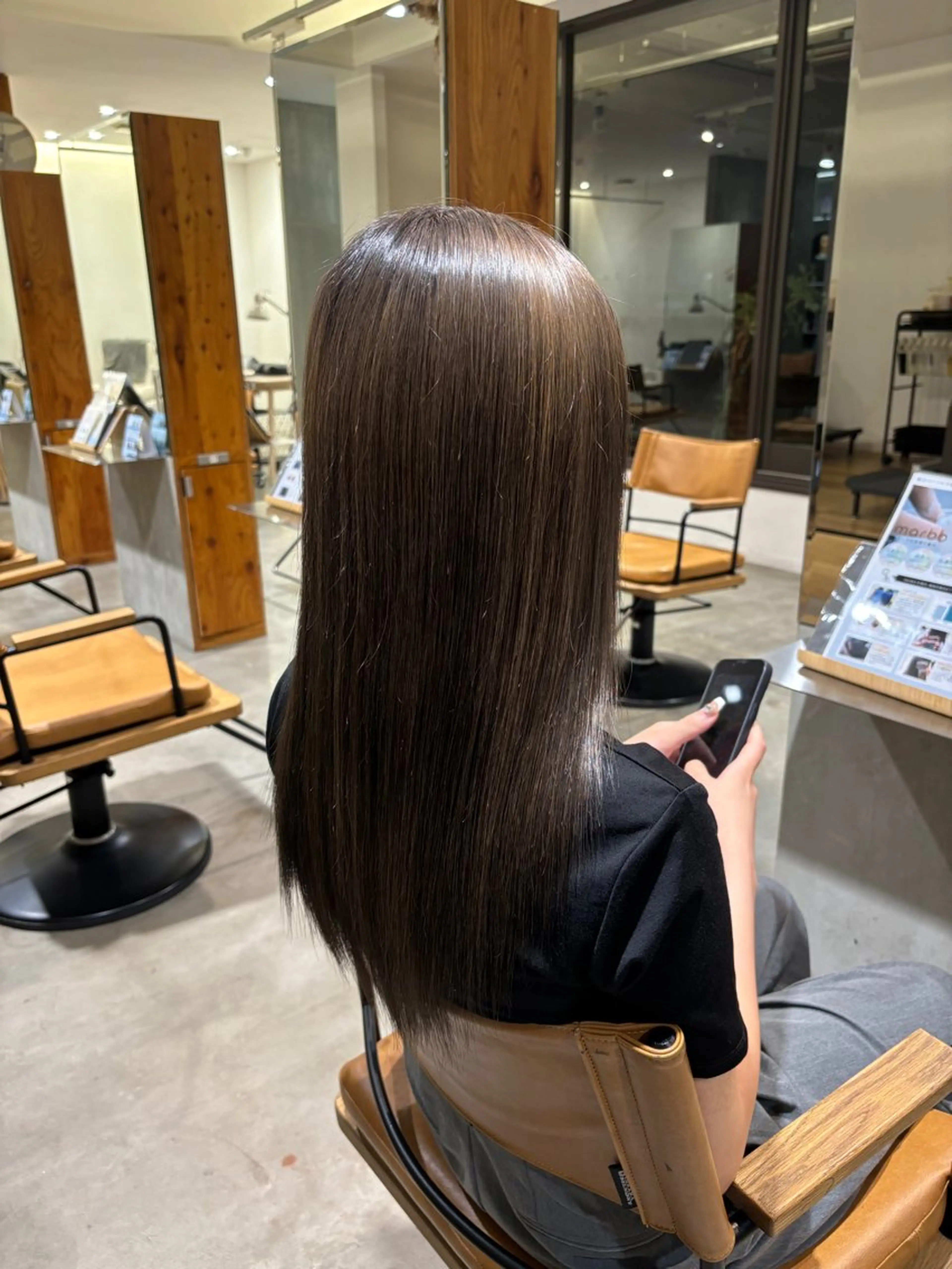 ロング カラー 小木曽 里華のヘアスタイル