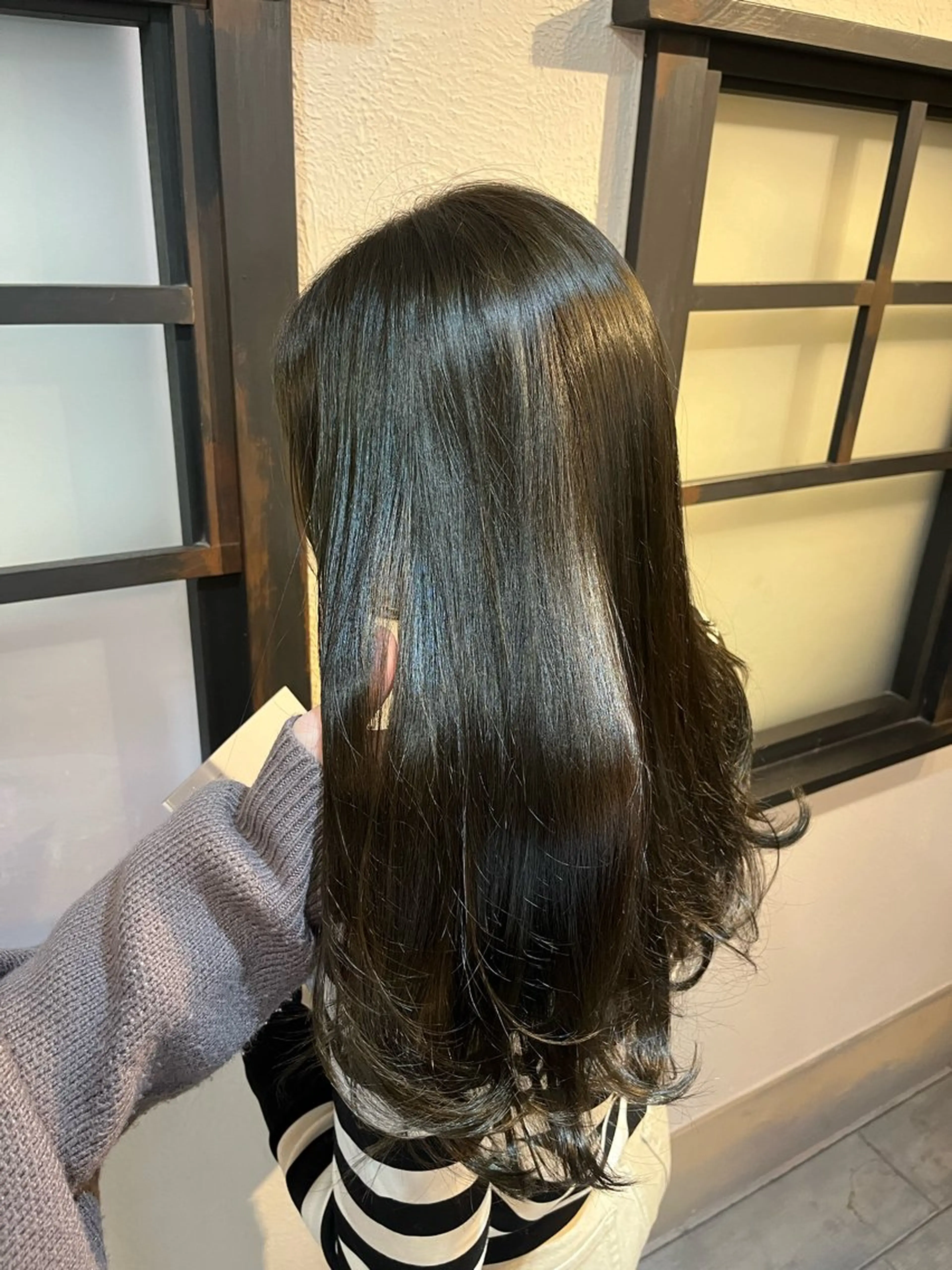 ロング カラー ベージュカラー オリーブベージュ 柳生 美穂のヘアスタイル