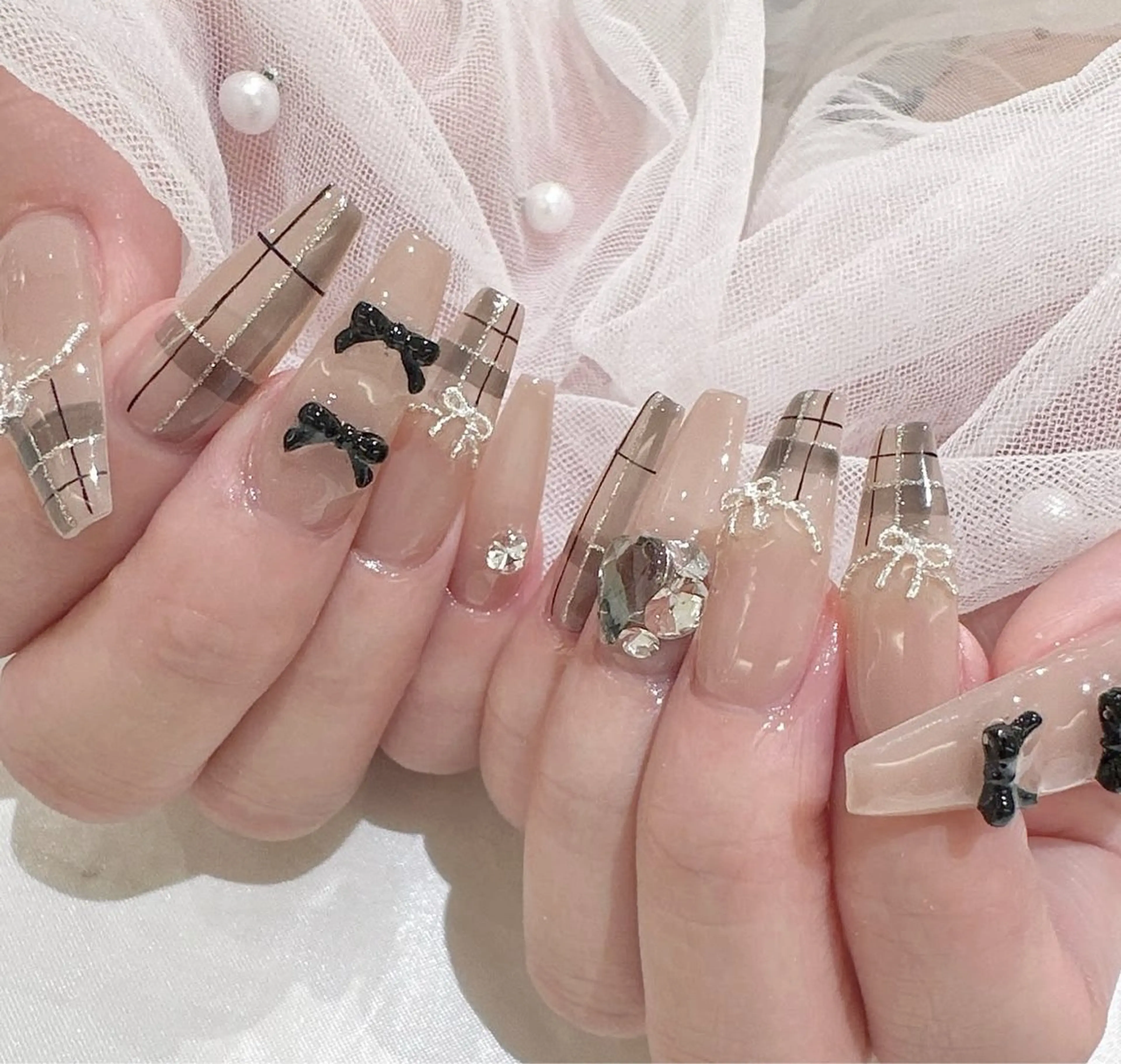 ネイル アートネイル 長さ出し ジェルネイル マグネットネイル ニュアンスネイル Kanao_ CloudyChanのネイルデザイン