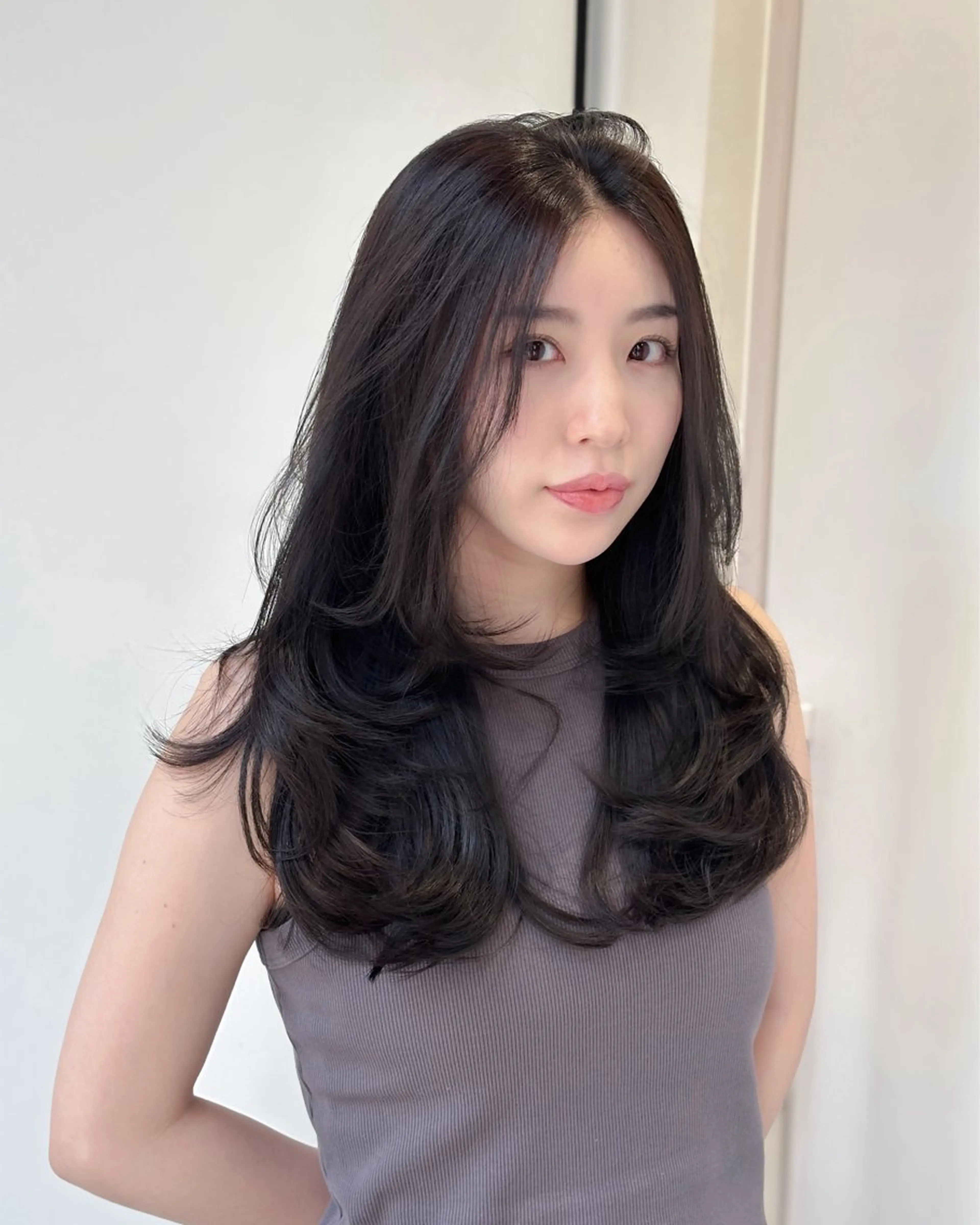 ロング カラー ヘアカラー トリートメント 韓国レイヤーカット/ ダブルカラーのヘアスタイル