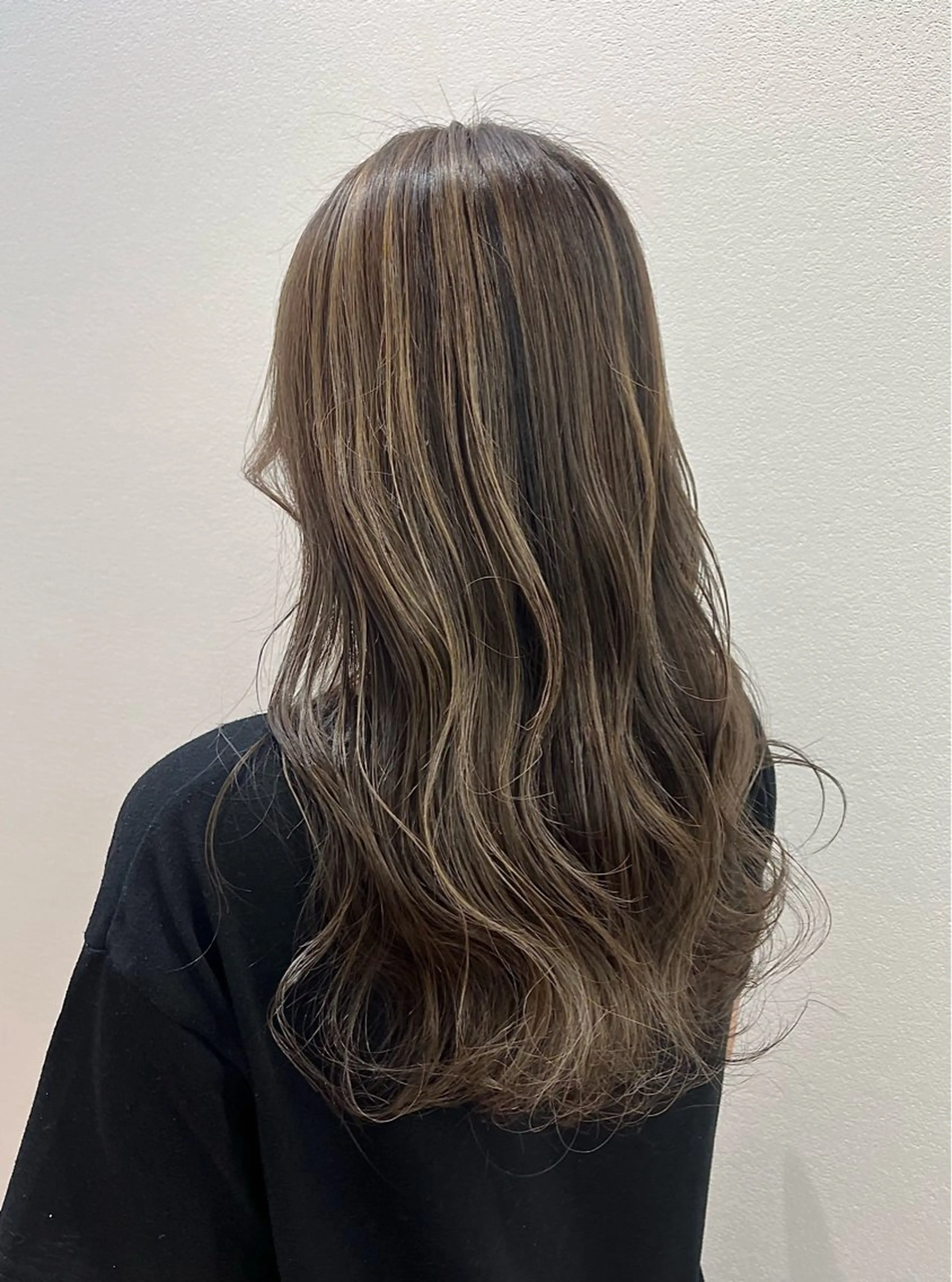 ロング カット ヘアカラー 山神 あんじのヘアスタイル