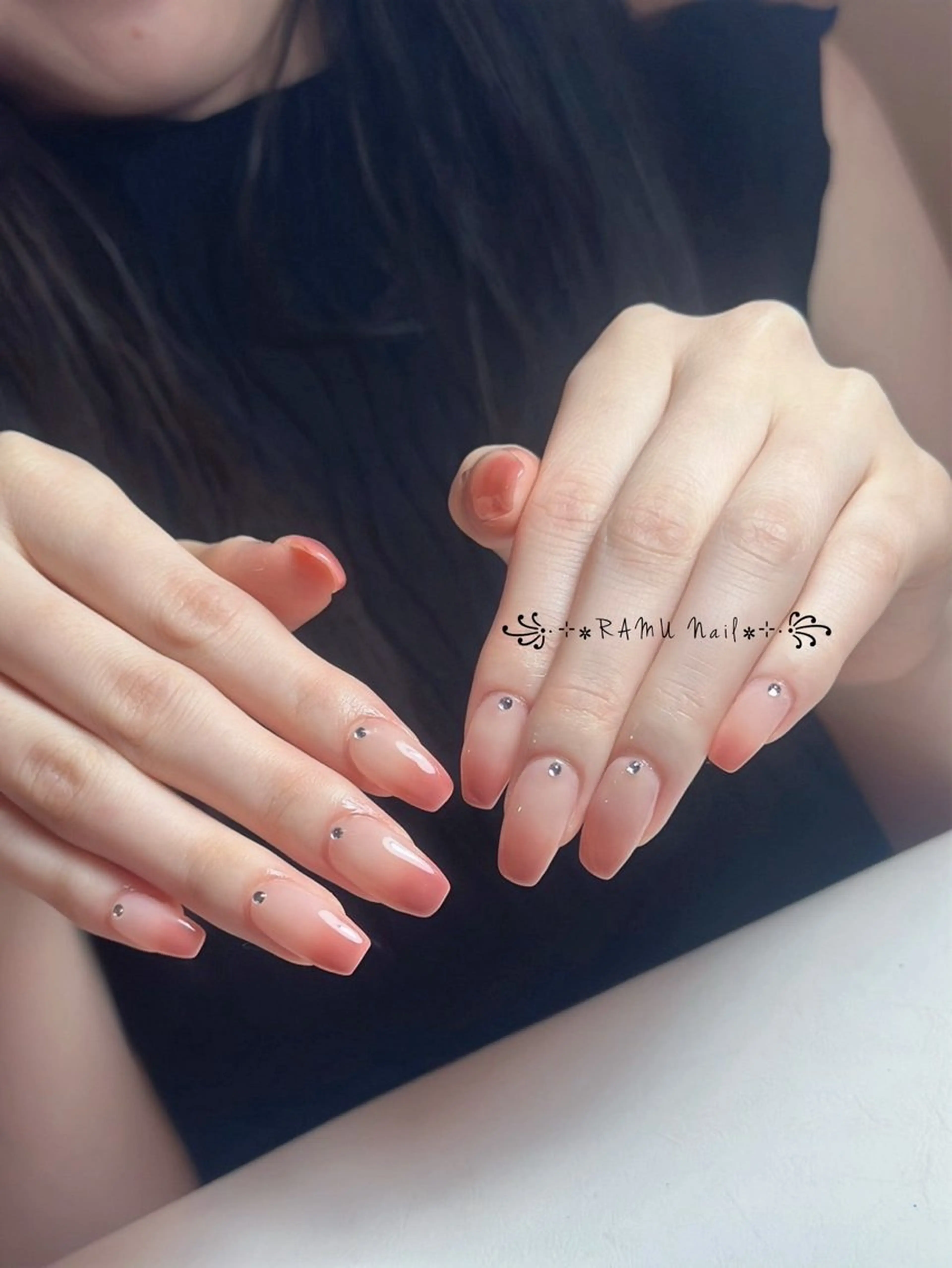 ネイル キラキラネイル マグネットネイル ミラーネイル ピンク ストーンネイル ハンドネイル RAMU Nail 恵比寿店のネイルデザイン