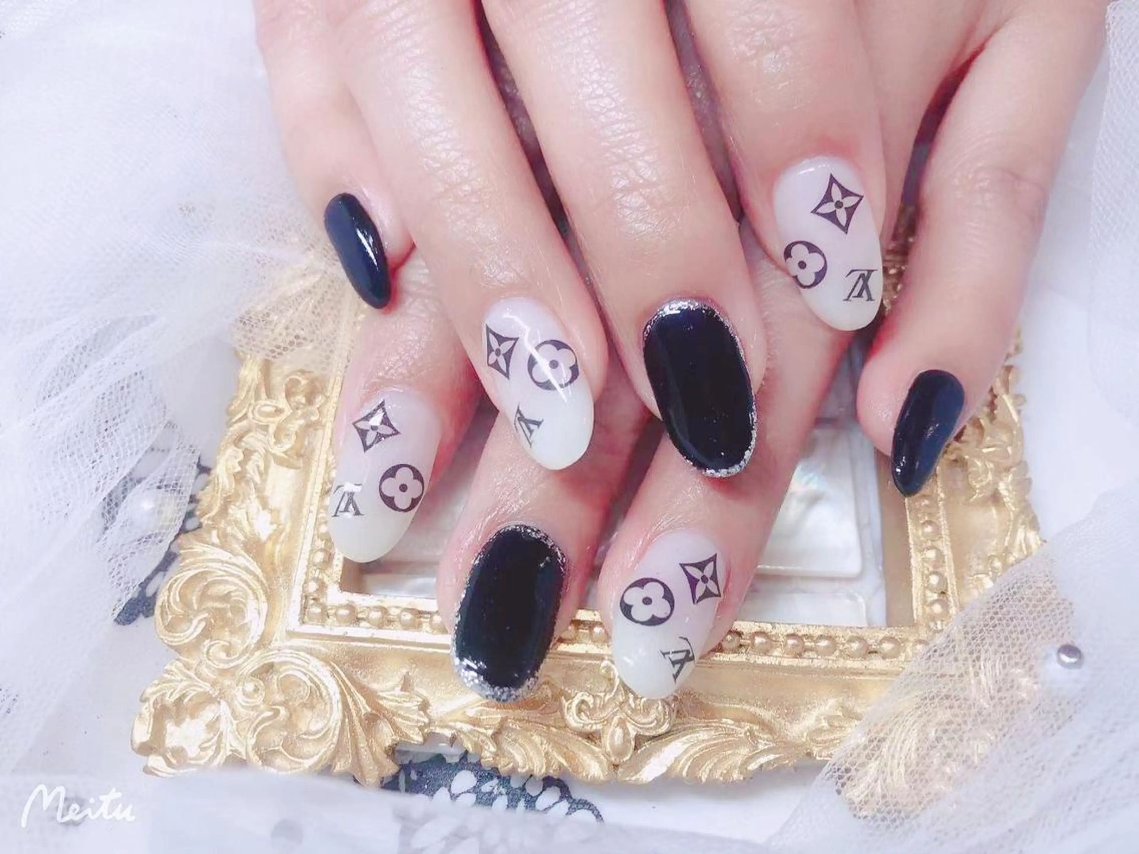 ネイル ハンドネイル マジック ミラーのネイルデザイン