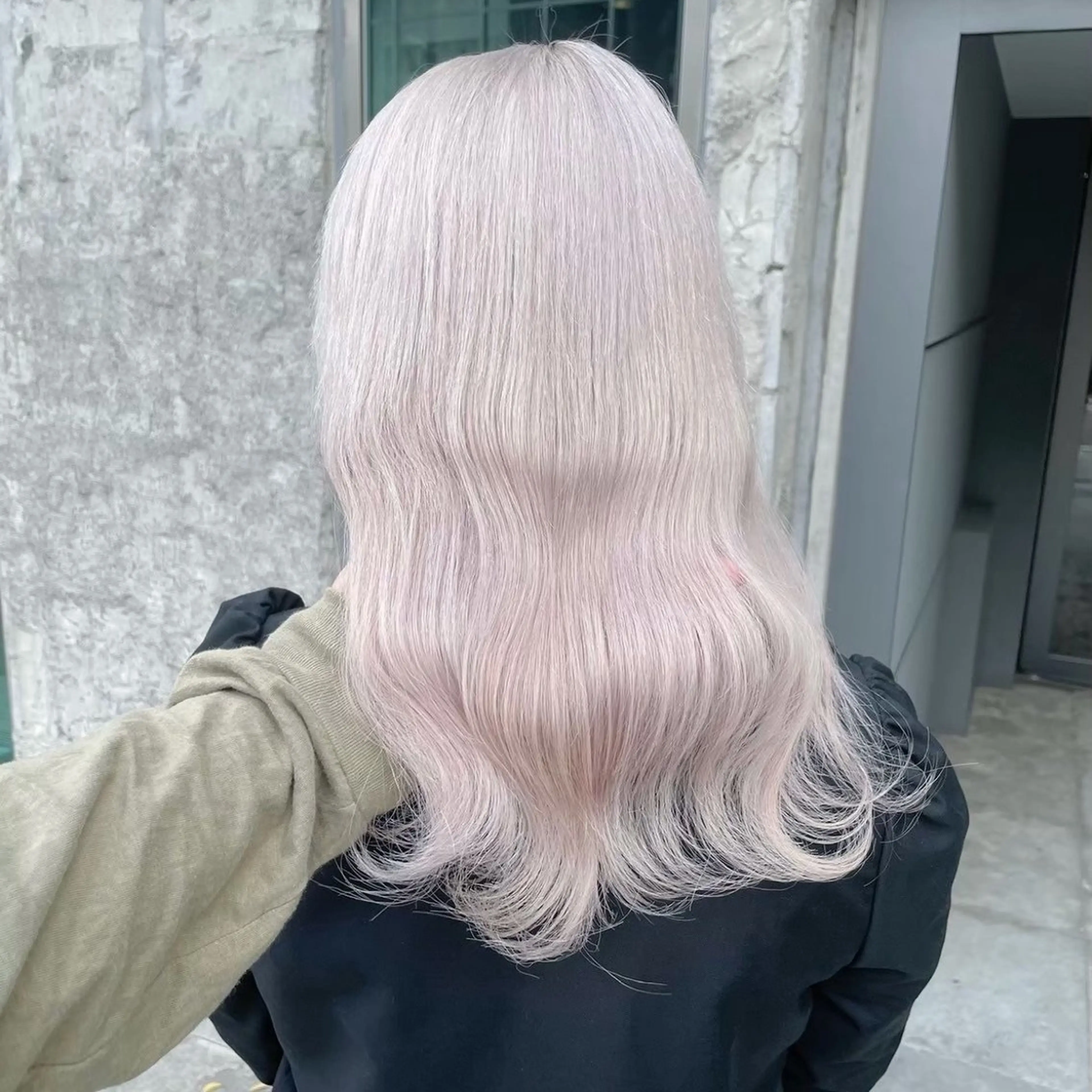 ミディアム ヘアカラー トリートメント 🤍柔らかhair 🤍Kazu 🐩のヘアスタイル