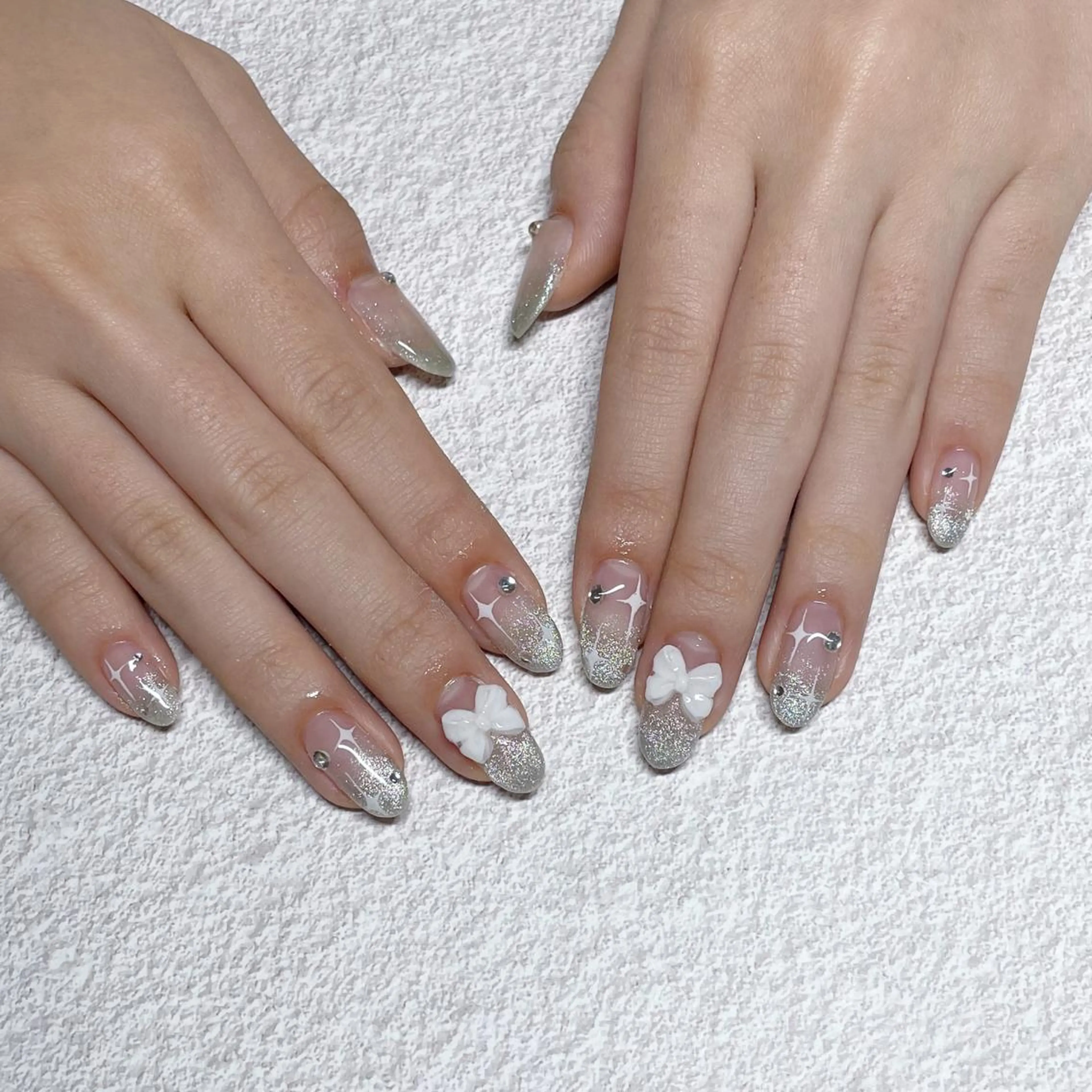 ネイル オーロラネイル フットネイル フレンチネイル ジェルネイル 韓国ネイル 🍑Yun nail 店長🍑のネイルデザイン