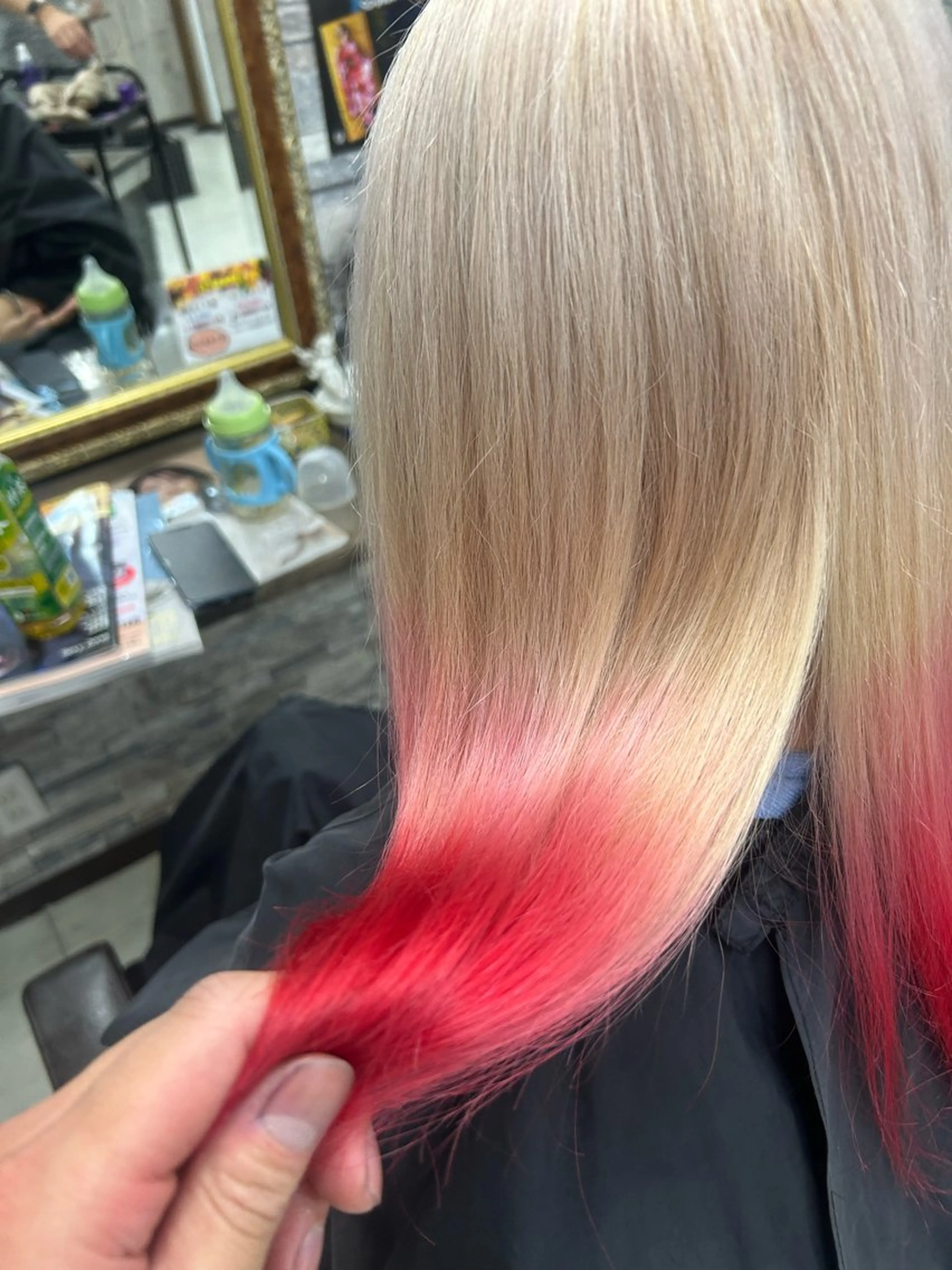 セミロング カラー ハイトーン Arphyのヘアスタイル