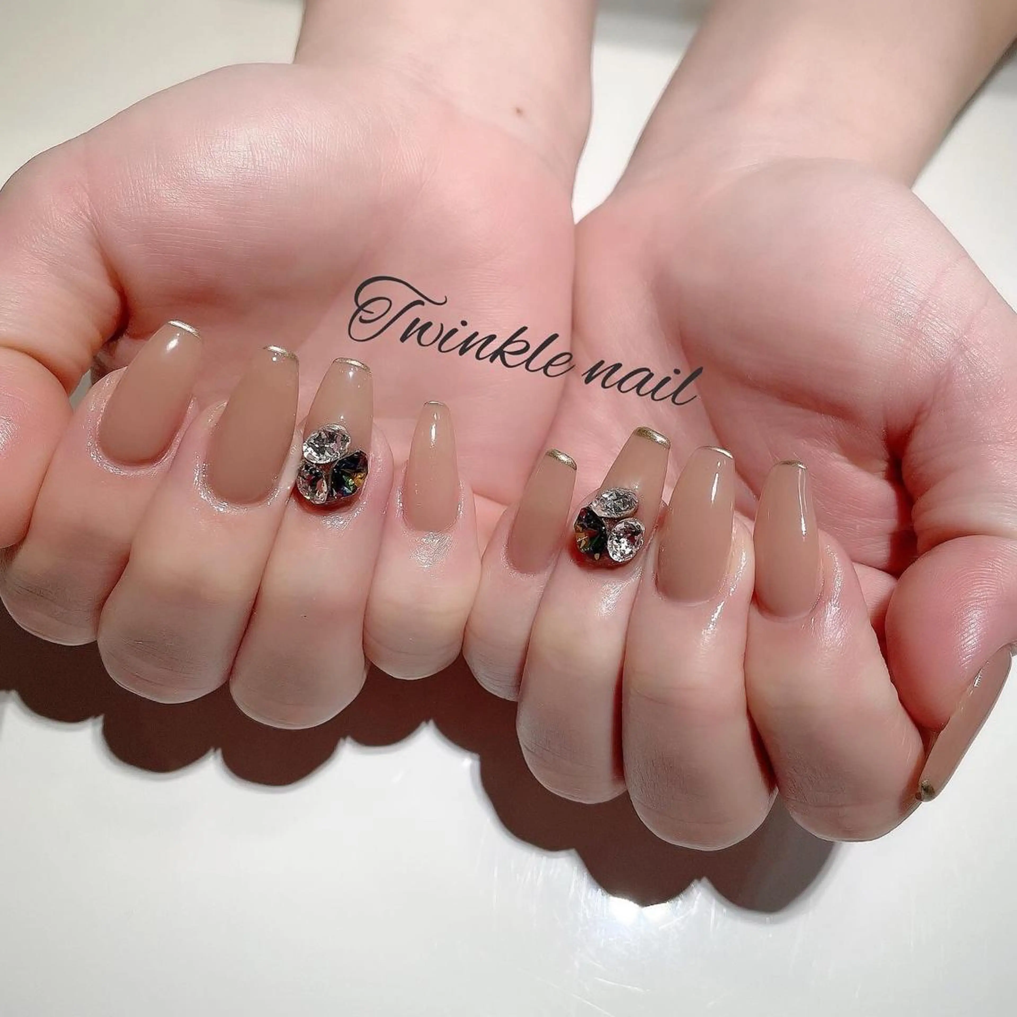 ネイル ハンドネイル ハンドケア 中井 綾香の眉毛・アイブロウイメージ