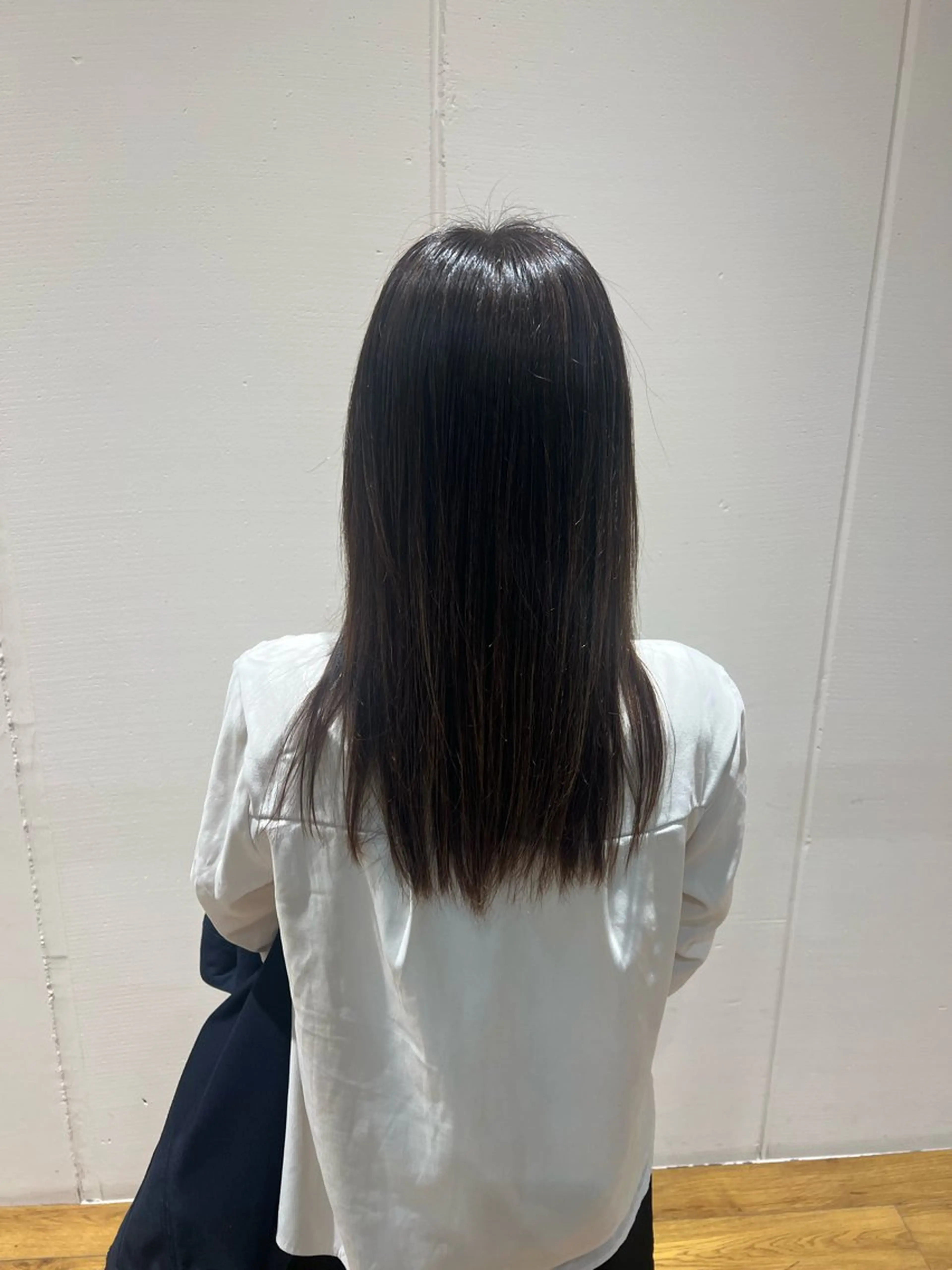 セミロング カラー ヘアカラー 長谷川 梨華のヘアスタイル