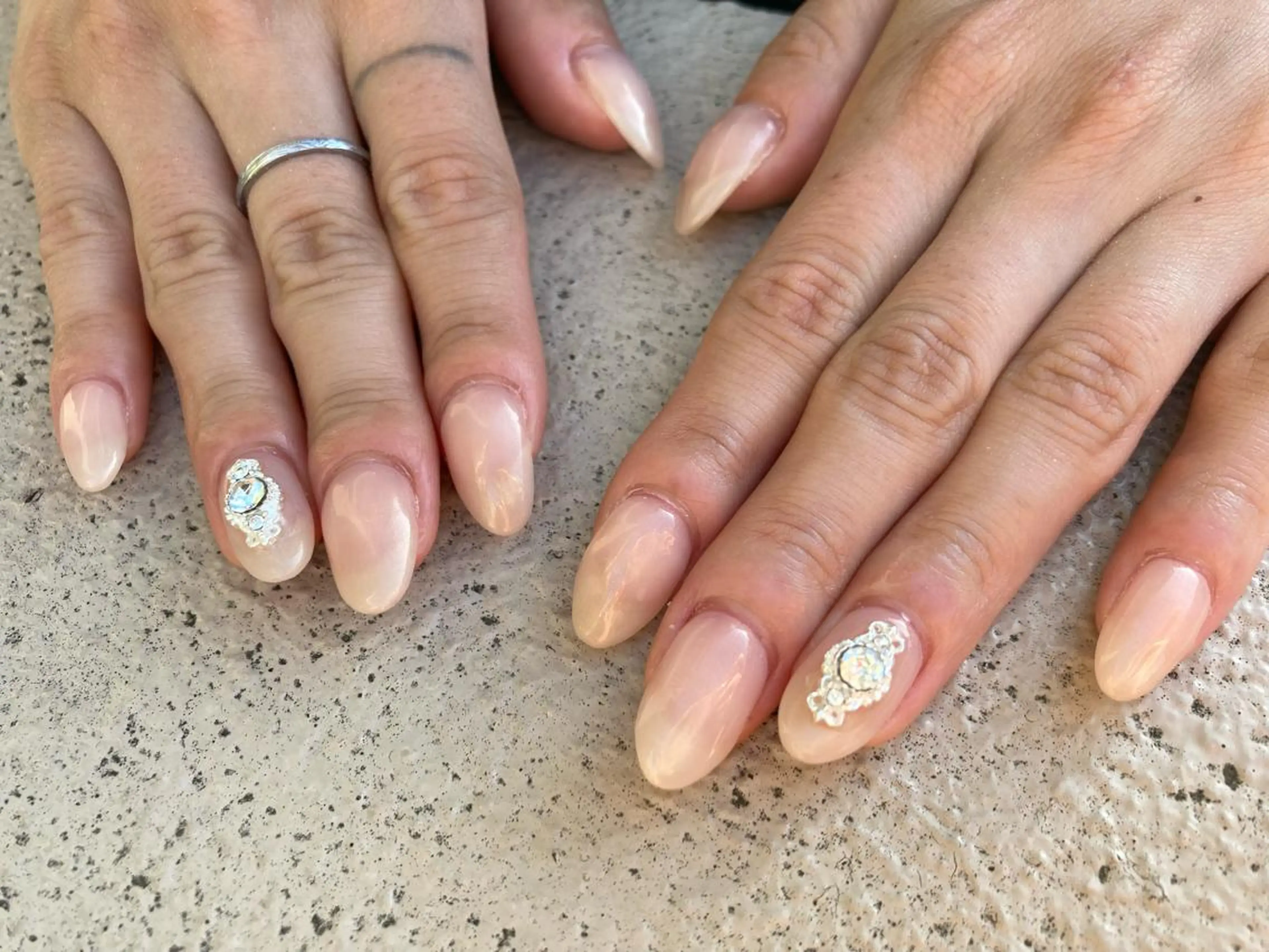 ミディアム ネイル ハンドネイル フットネイル ✴︎ Delightのネイルデザイン