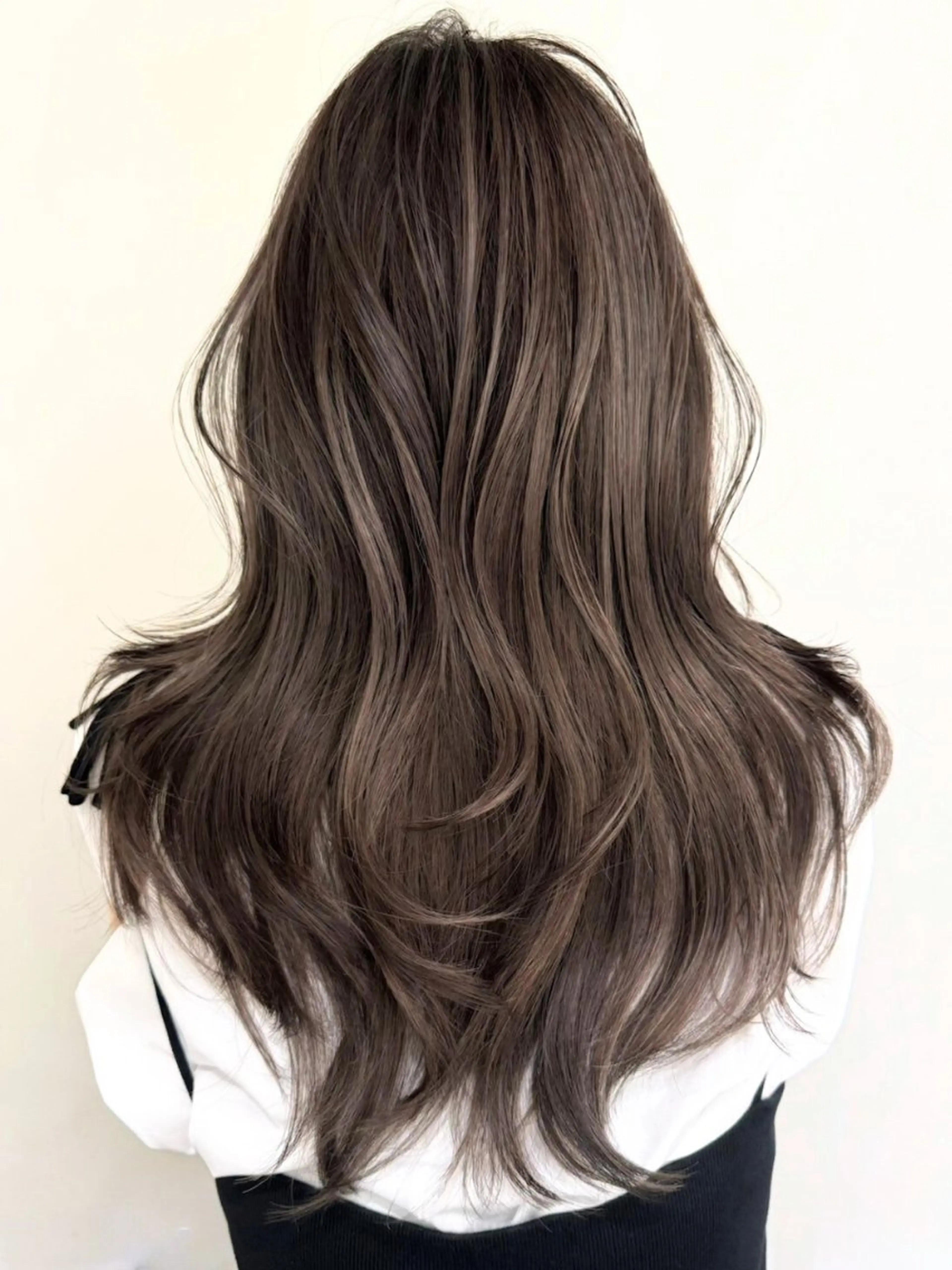 ロング カラー ハイライトカラー ハイライト レイヤーカット 関 珠季のヘアスタイル